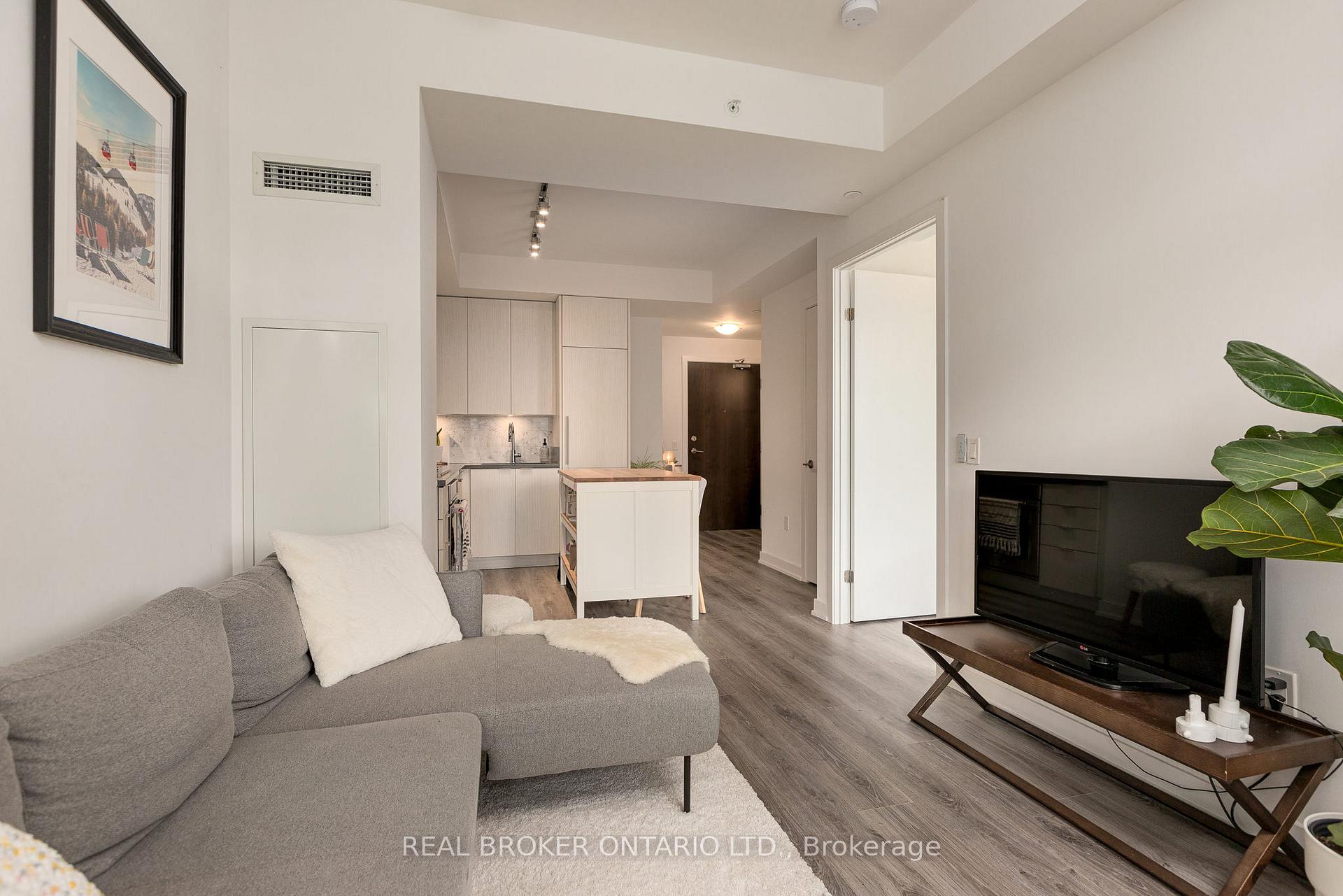 Photo 8 of Unit 1513, 38 Iannuzzi Street, Toronto, Niagara — HOMEH