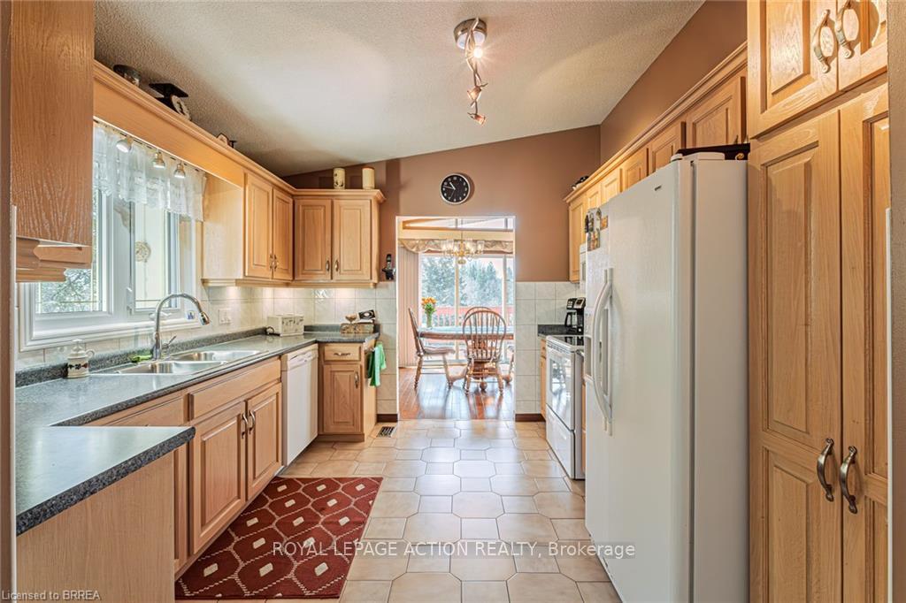 Photo 10 of 18 Cummings Street, Brant, Brantford Twp — HOMEH