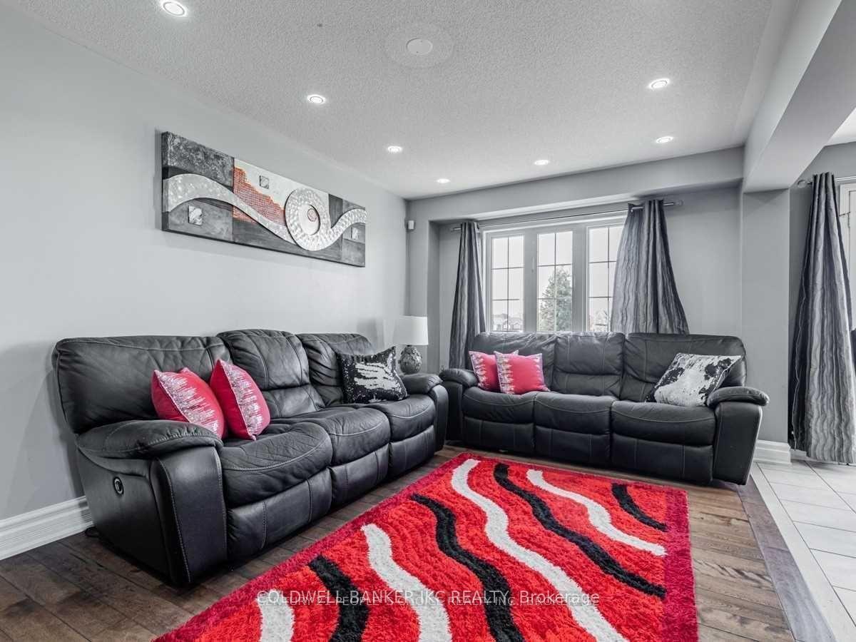 Photo 5 of 26 Hinsley Crescent, Ajax, Northeast Ajax — HOMEH