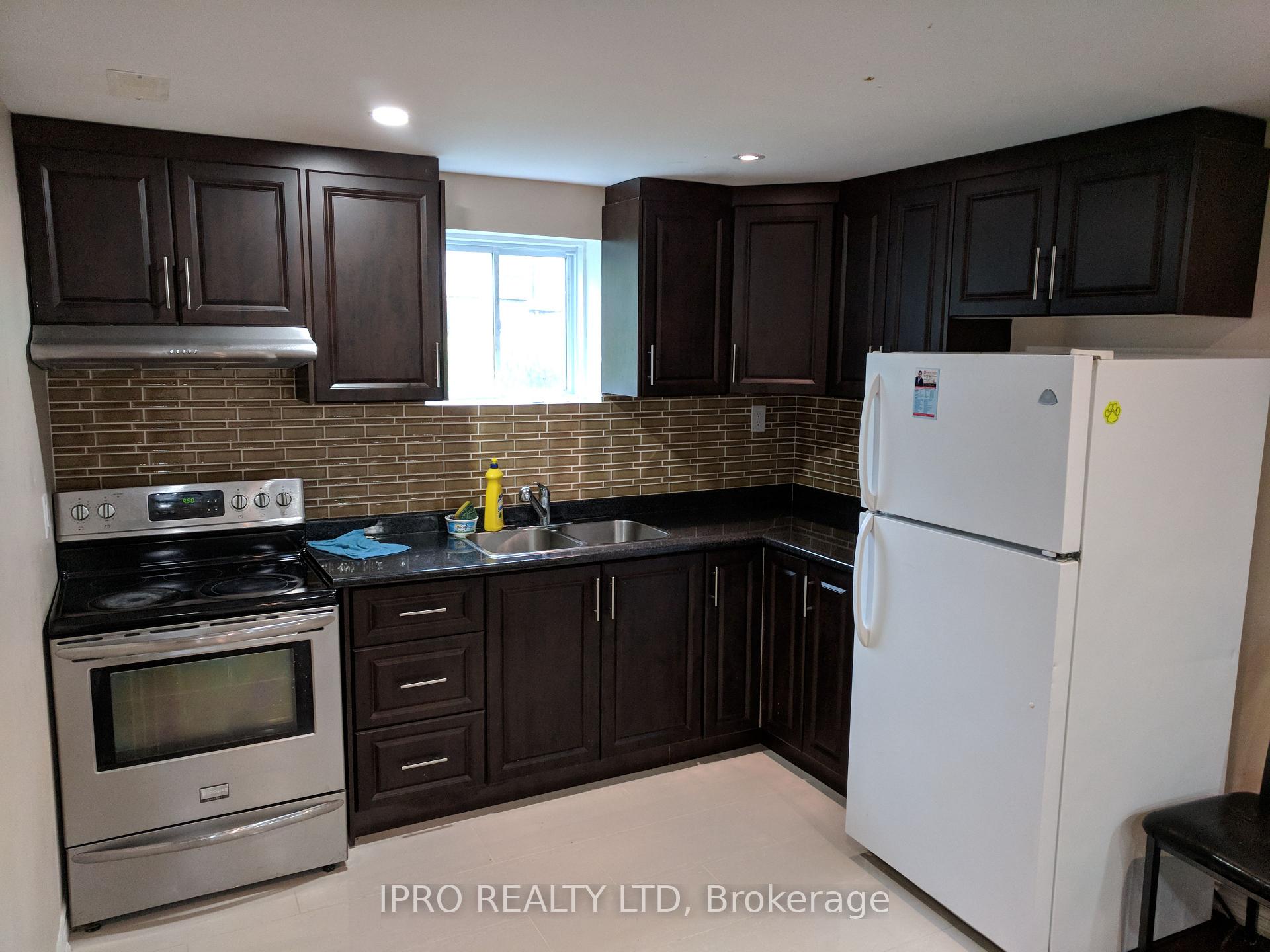 Photo 8 of Unit Bsmt, 32 Brookdale Crescent, Brampton, Avondale — HOMEH