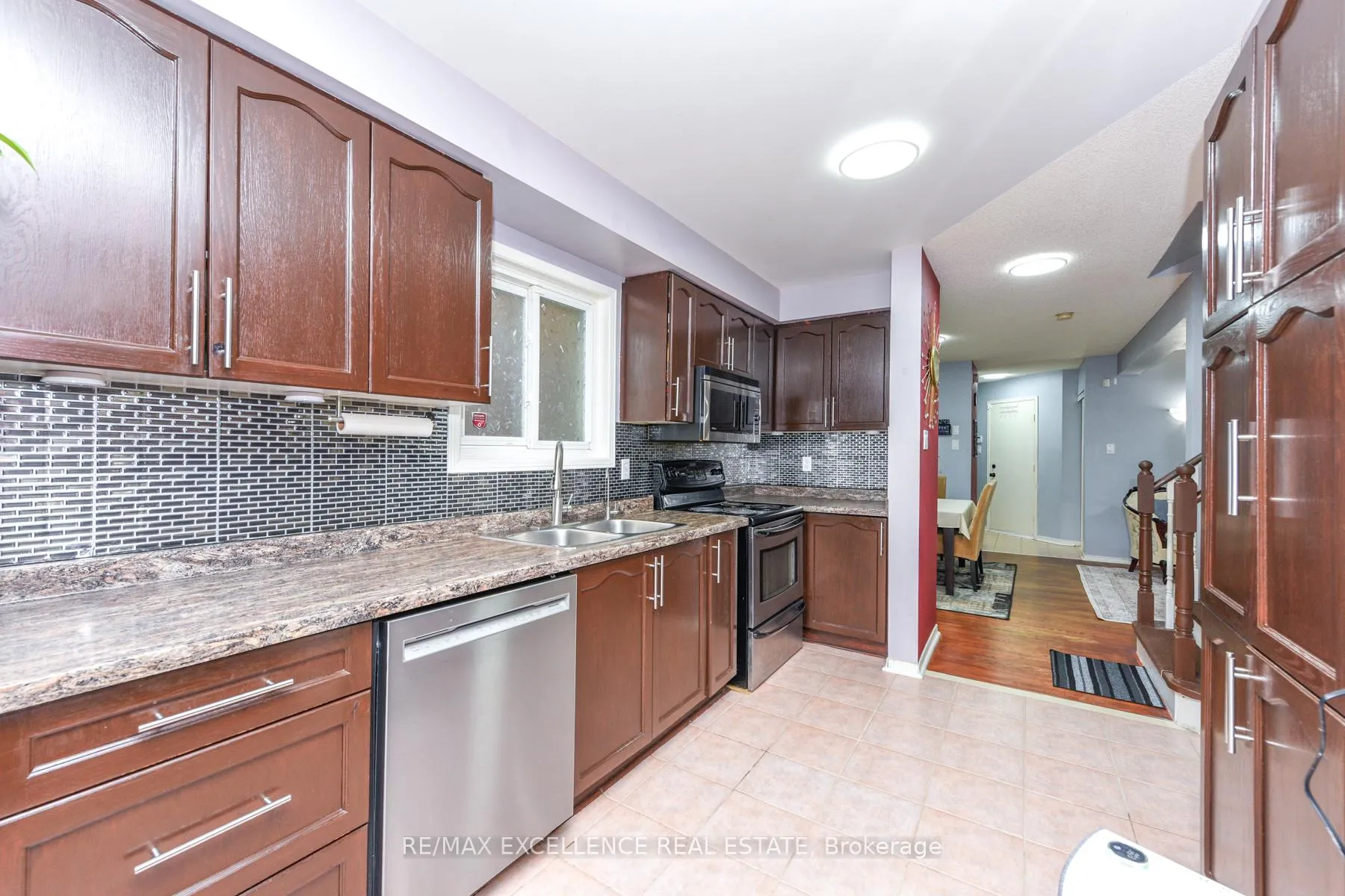Photo 12 of 11 Arthurs Crescent, Brampton, Fletcher's West — HOMEH