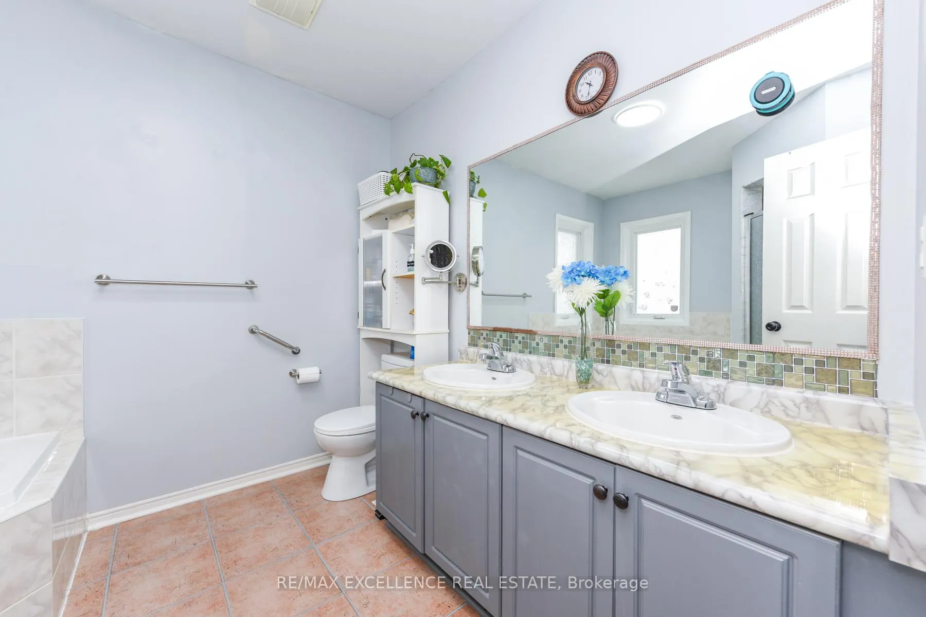 Photo 20 of 11 Arthurs Crescent, Brampton, Fletcher's West — HOMEH
