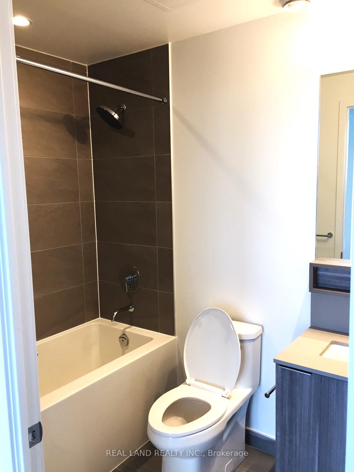 Photo 9 of Unit 705, 898 Portage Parkway, Vaughan, Vaughan Corporate Centre — HOMEH