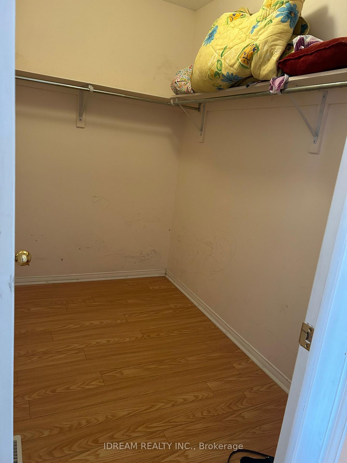 Photo 2 of Unit Room, 76 Rollingwood Drive, Brampton, Fletcher's Creek South — HOMEH