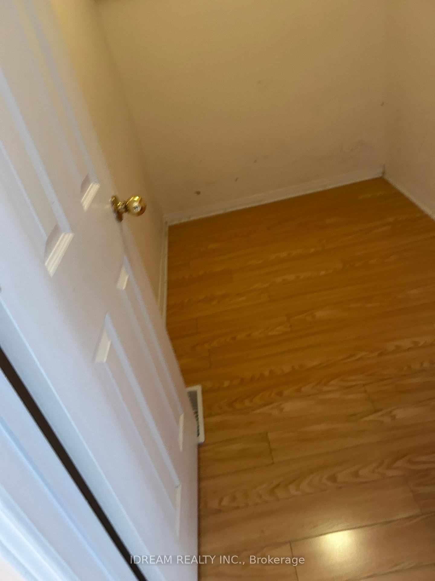 Photo 6 of Unit Room, 76 Rollingwood Drive, Brampton, Fletcher's Creek South — HOMEH