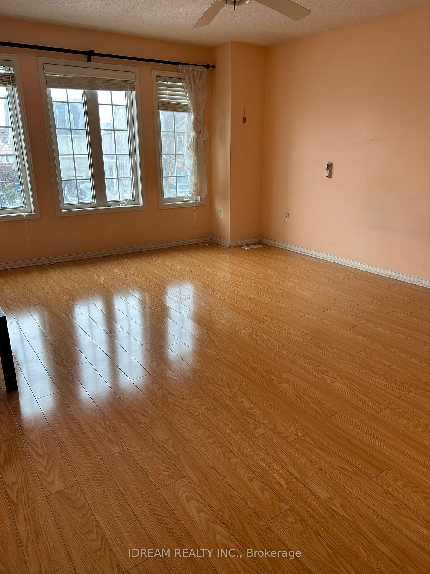 Photo 7 of Unit Room, 76 Rollingwood Drive, Brampton, Fletcher's Creek South — HOMEH