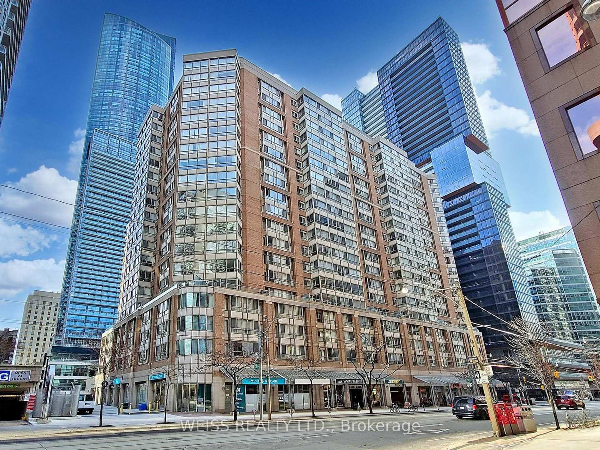 Front of Unit 417, 711 Bay Street