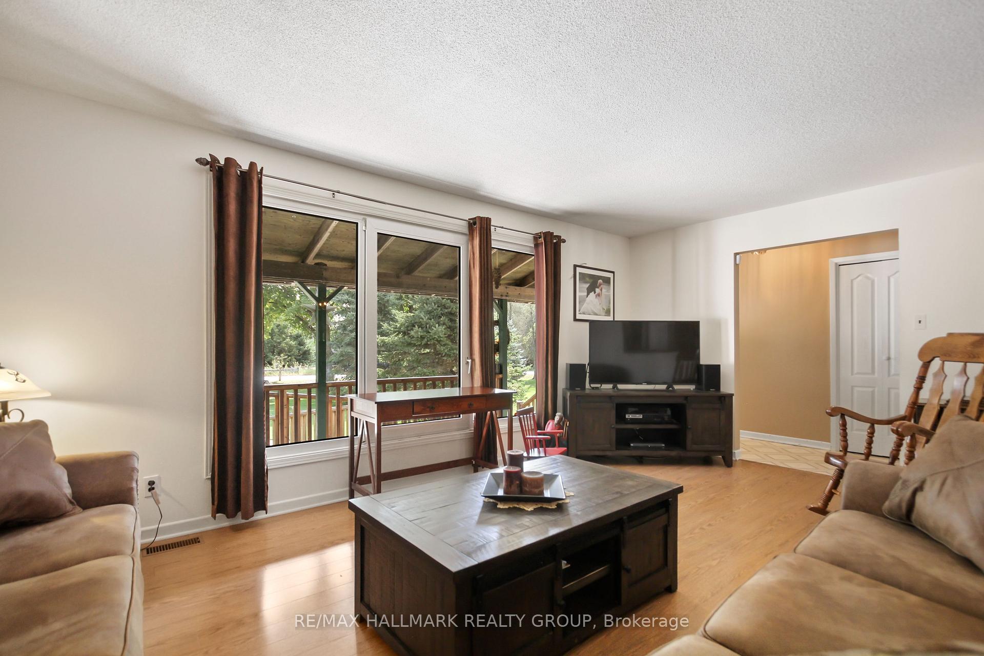Photo 7 of 4185 Panmure Road, Ottawa, Fitzroy Ward (South West) — HOMEH