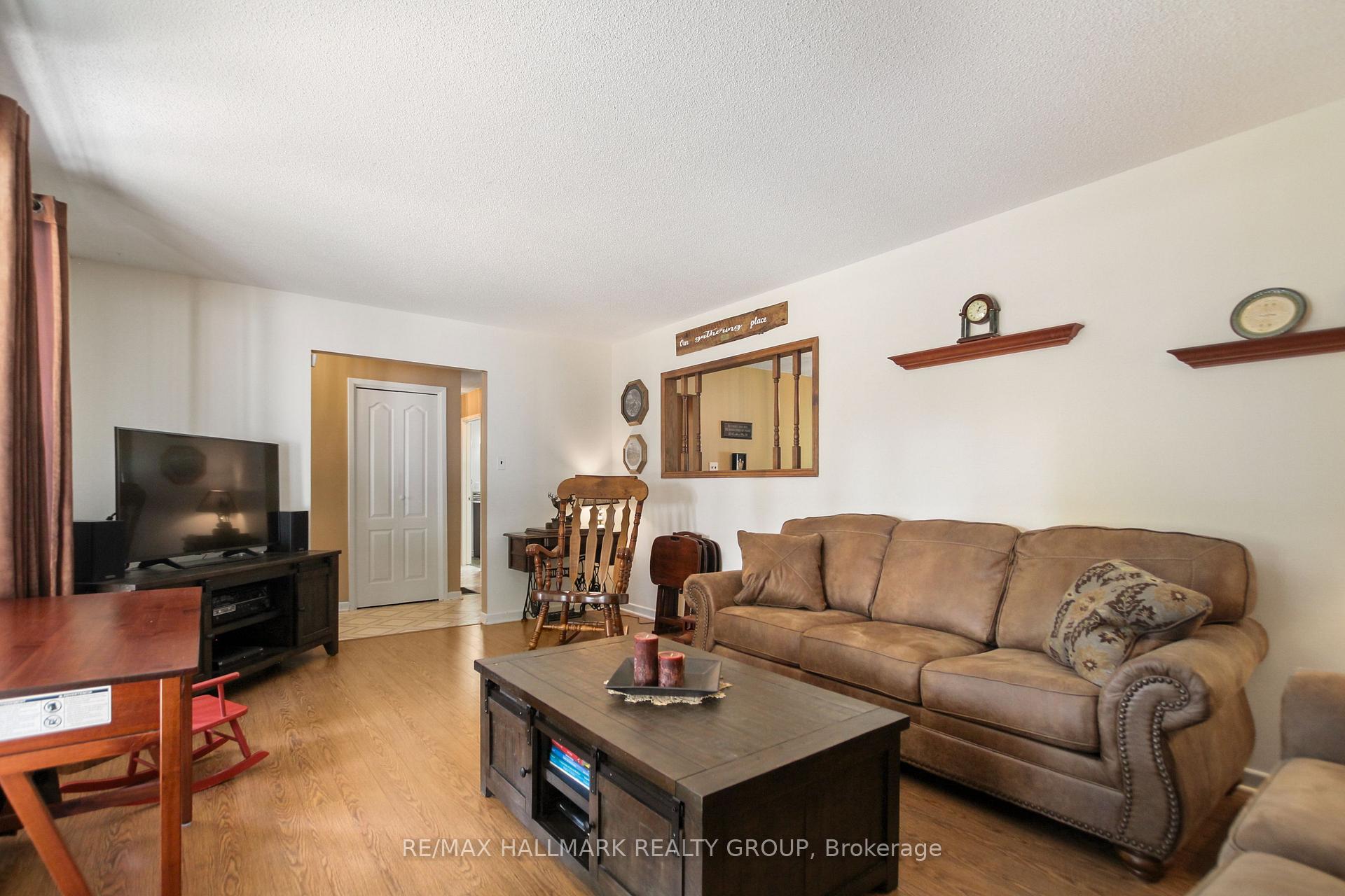 Photo 10 of 4185 Panmure Road, Ottawa, Fitzroy Ward (South West) — HOMEH