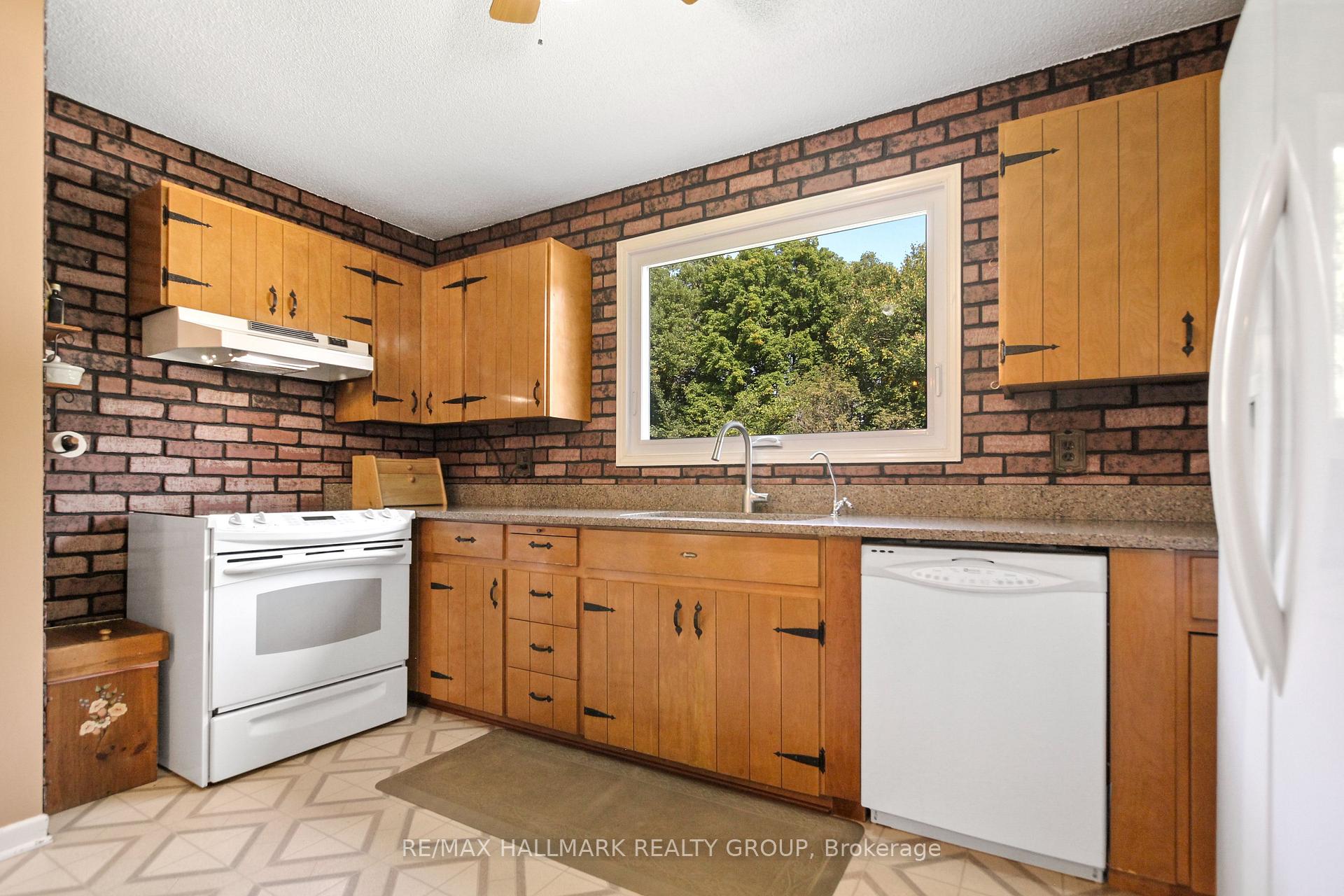 Photo 9 of 4185 Panmure Road, Ottawa, Fitzroy Ward (South West) — HOMEH