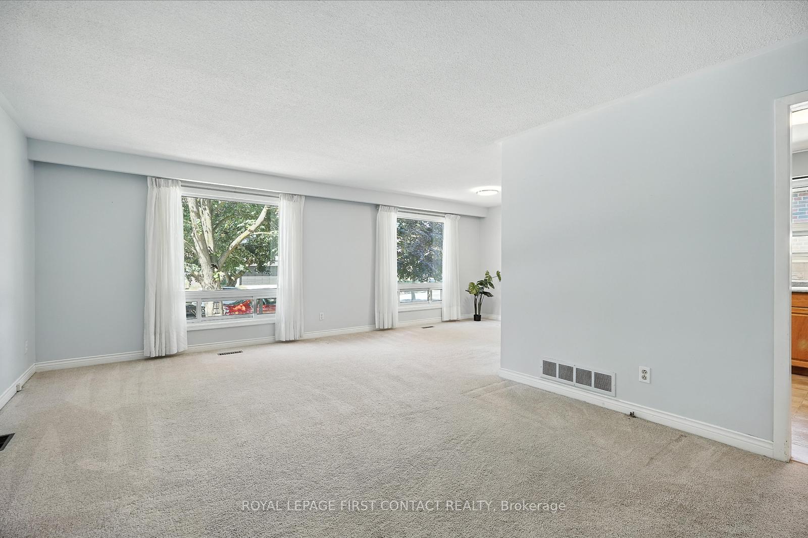Photo 6 of 3 Cynthia Court, Barrie, Wellington — HOMEH