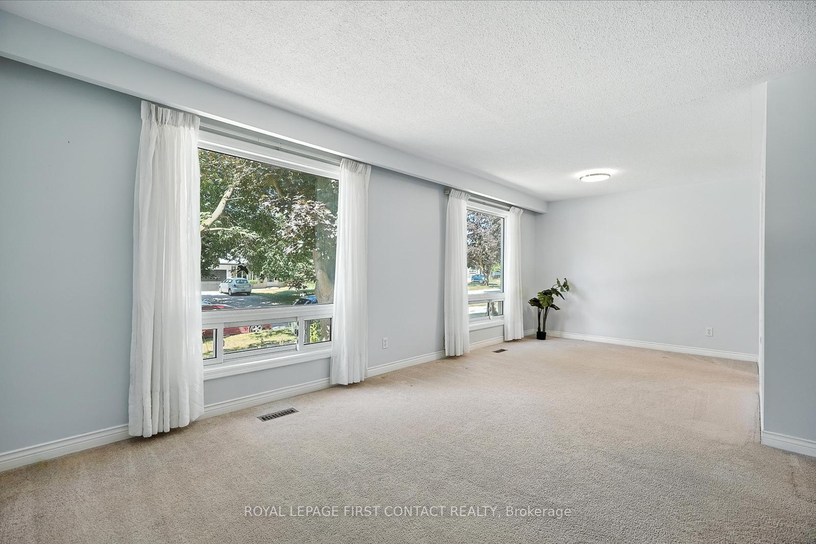Photo 7 of 3 Cynthia Court, Barrie, Wellington — HOMEH
