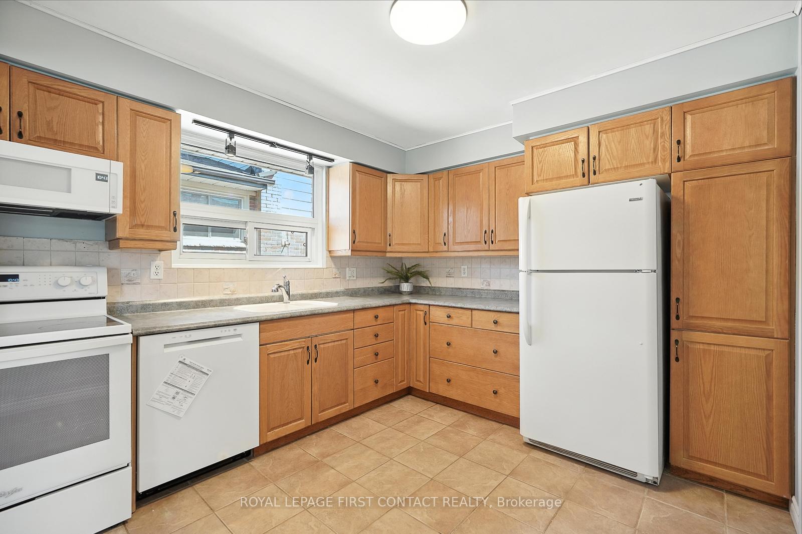 Photo 12 of 3 Cynthia Court, Barrie, Wellington — HOMEH