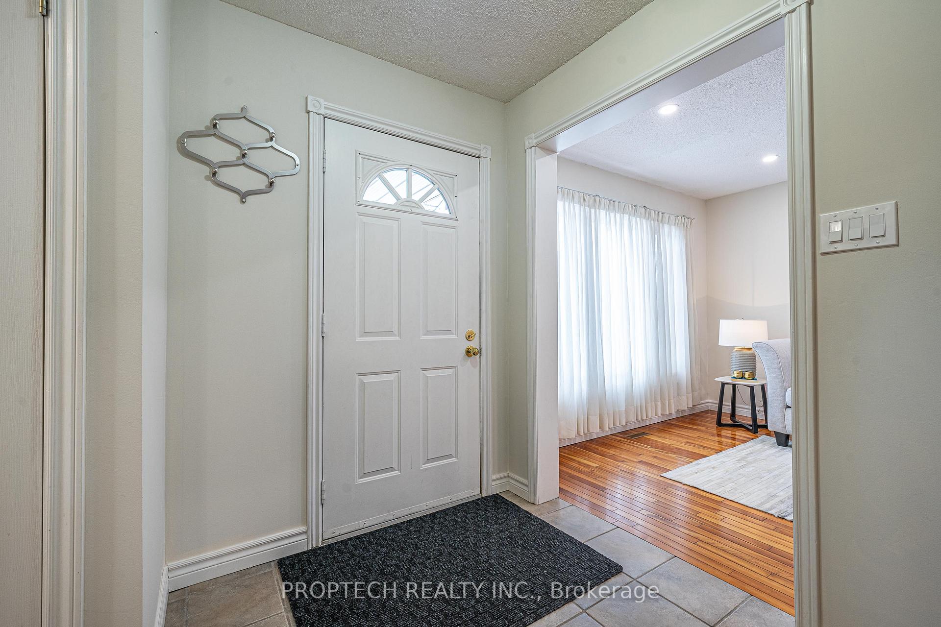 Photo 2 of 119 Kemano Road, Aurora, Aurora Heights — HOMEH