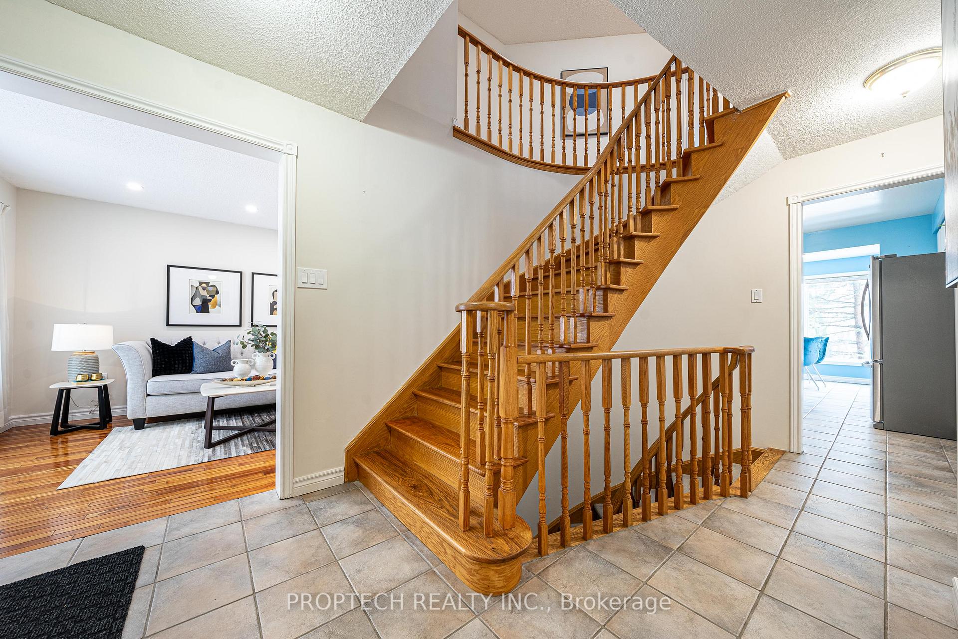 Photo 3 of 119 Kemano Road, Aurora, Aurora Heights — HOMEH