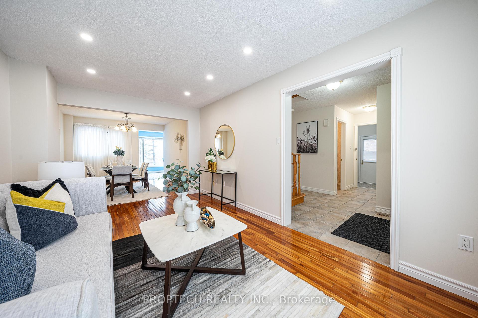 Photo 6 of 119 Kemano Road, Aurora, Aurora Heights — HOMEH