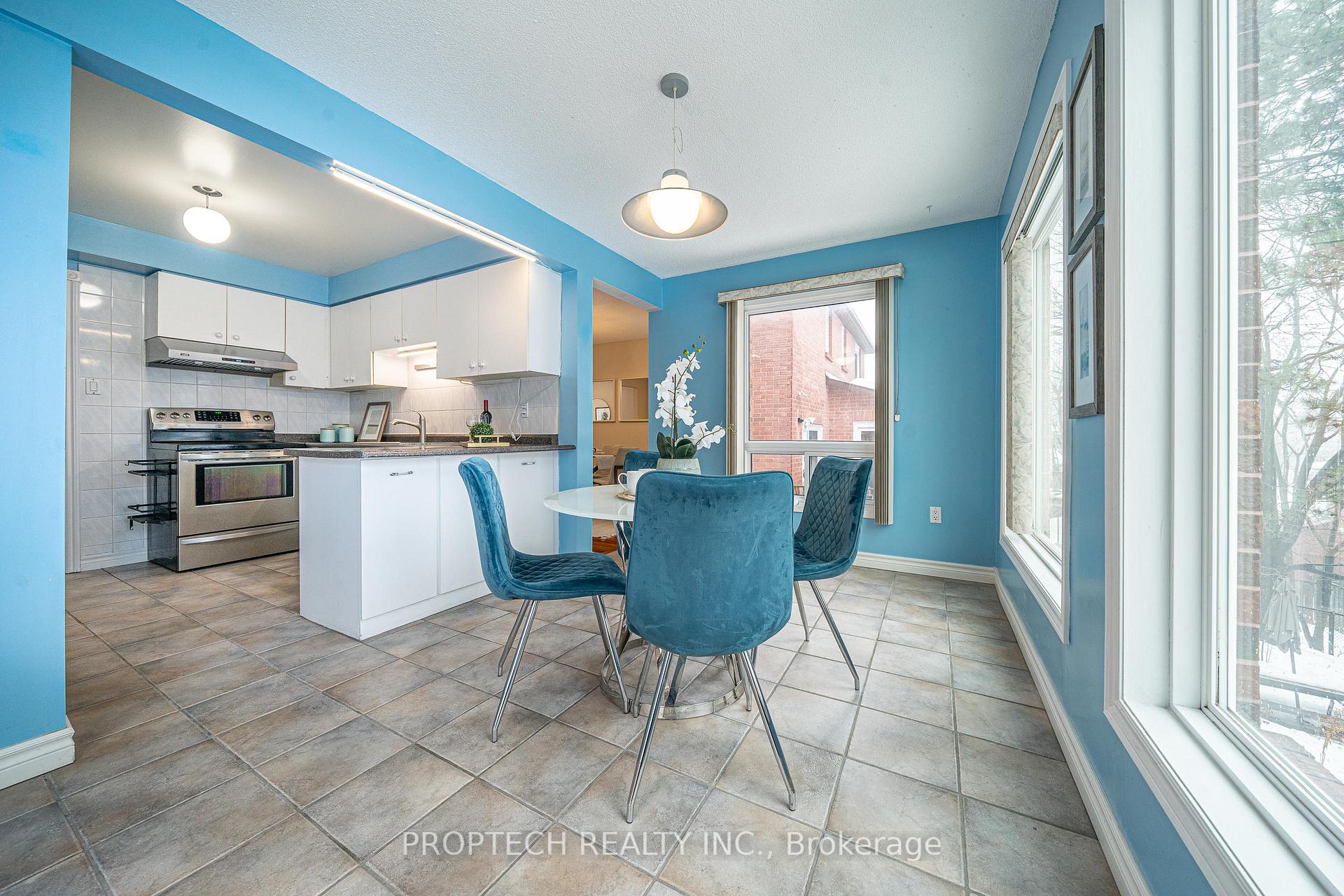 Photo 15 of 119 Kemano Road, Aurora, Aurora Heights — HOMEH