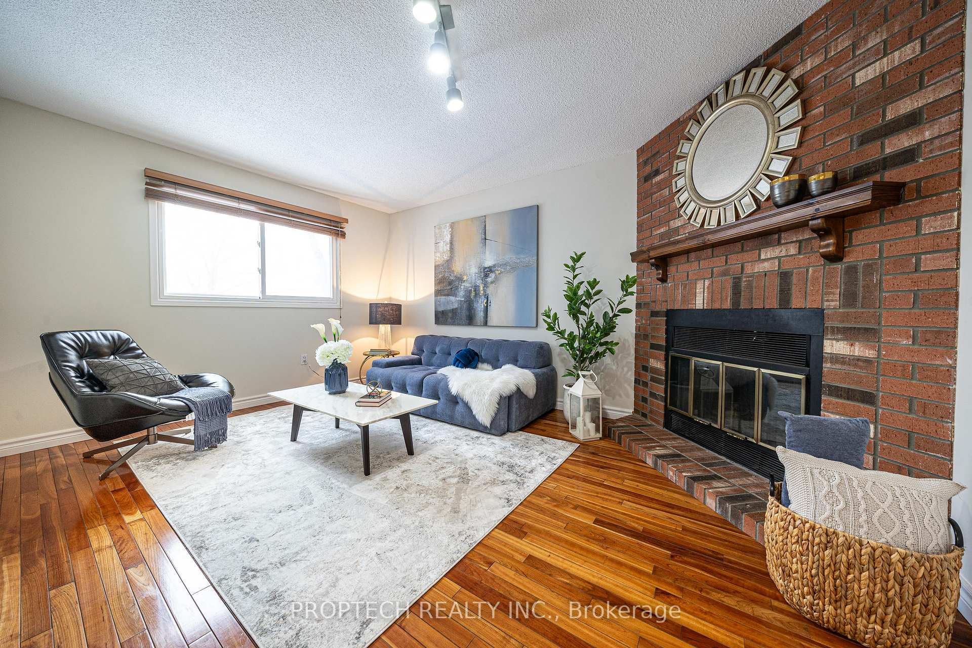 Photo 20 of 119 Kemano Road, Aurora, Aurora Heights — HOMEH