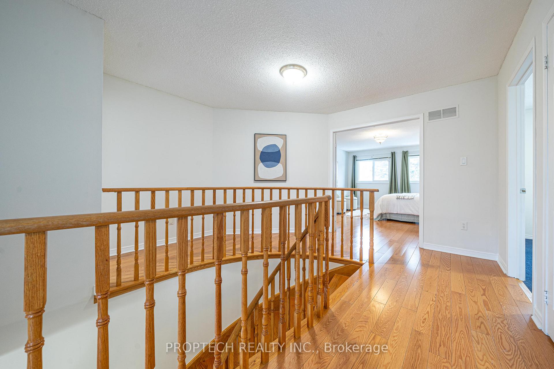 Photo 23 of 119 Kemano Road, Aurora, Aurora Heights — HOMEH