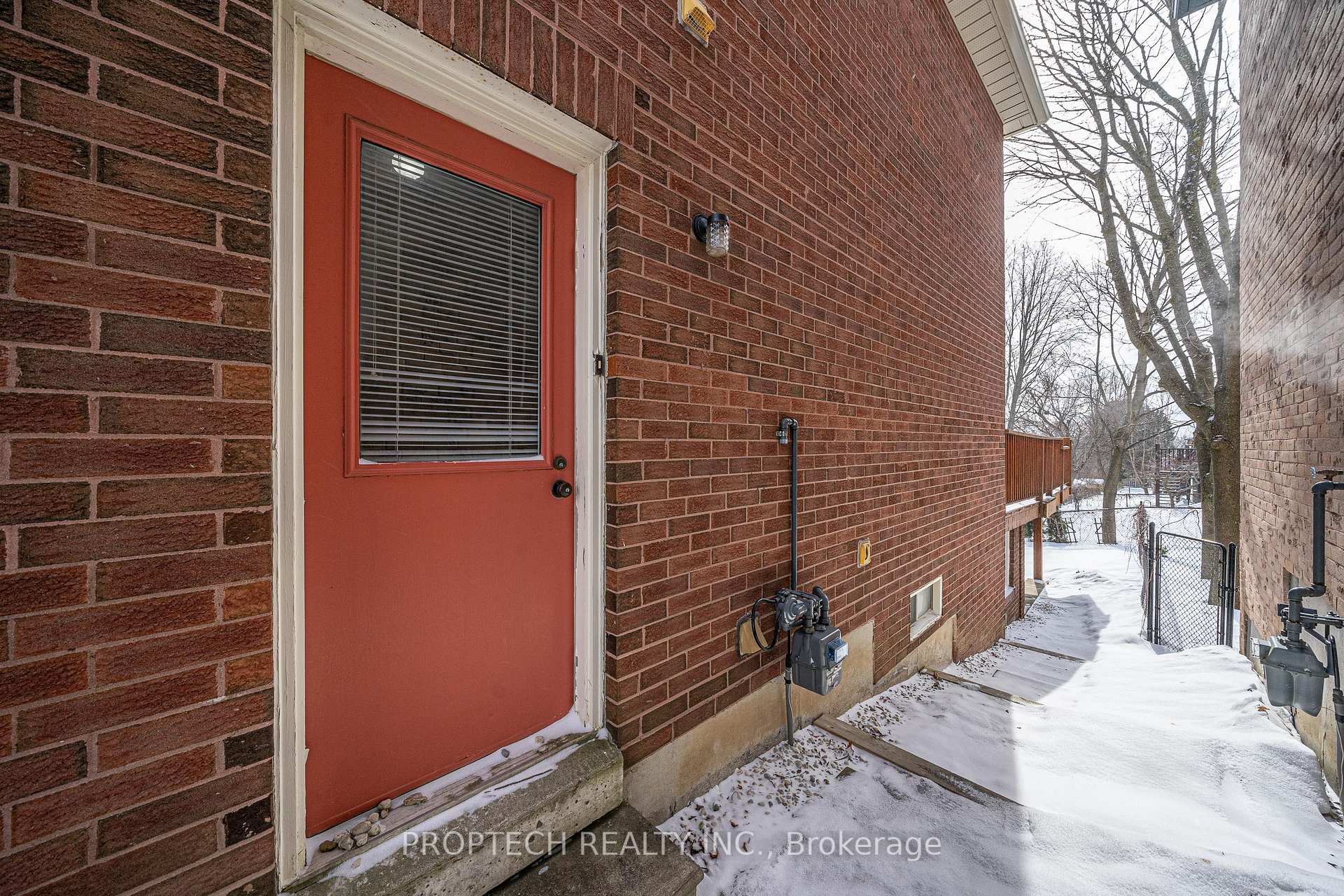 Photo 43 of 119 Kemano Road, Aurora, Aurora Heights — HOMEH