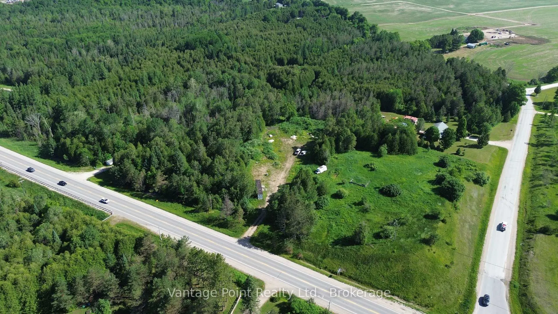 Photo 2 of 775381 10 Highway N, Chatsworth — HOMEH