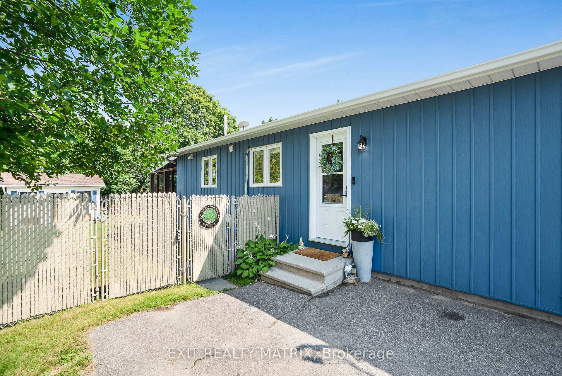 Photo 2 of 670 Front Road, Champlain, L'Orignal — HOMEH