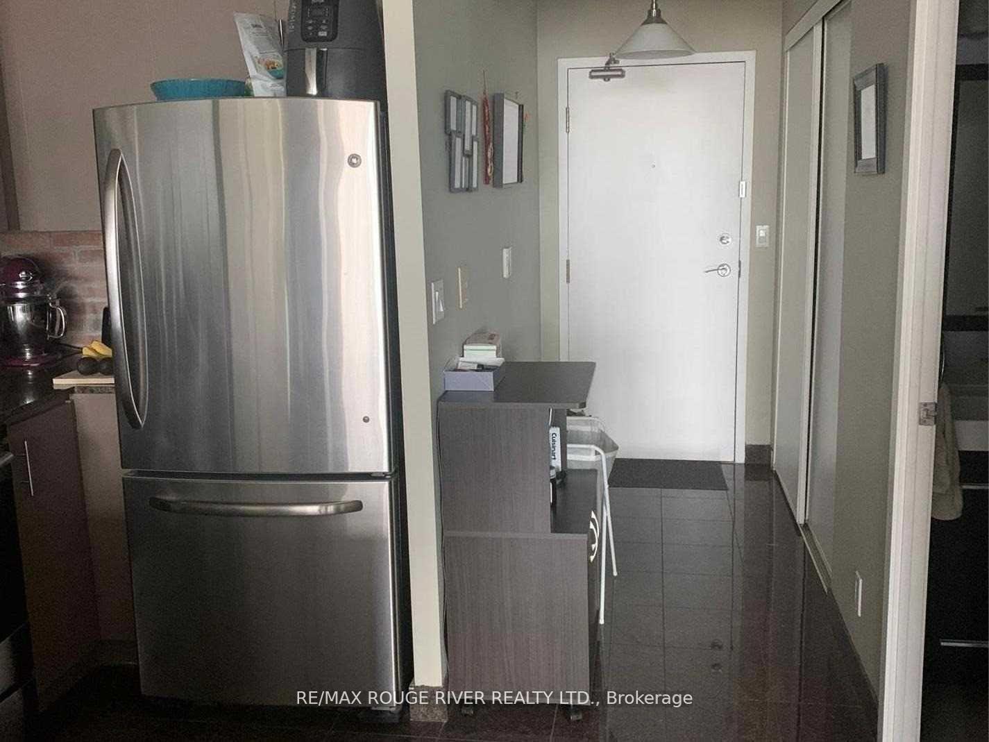 Photo 3 of Unit 809, 381 Front Street W, Toronto, Waterfront Communities — HOMEH