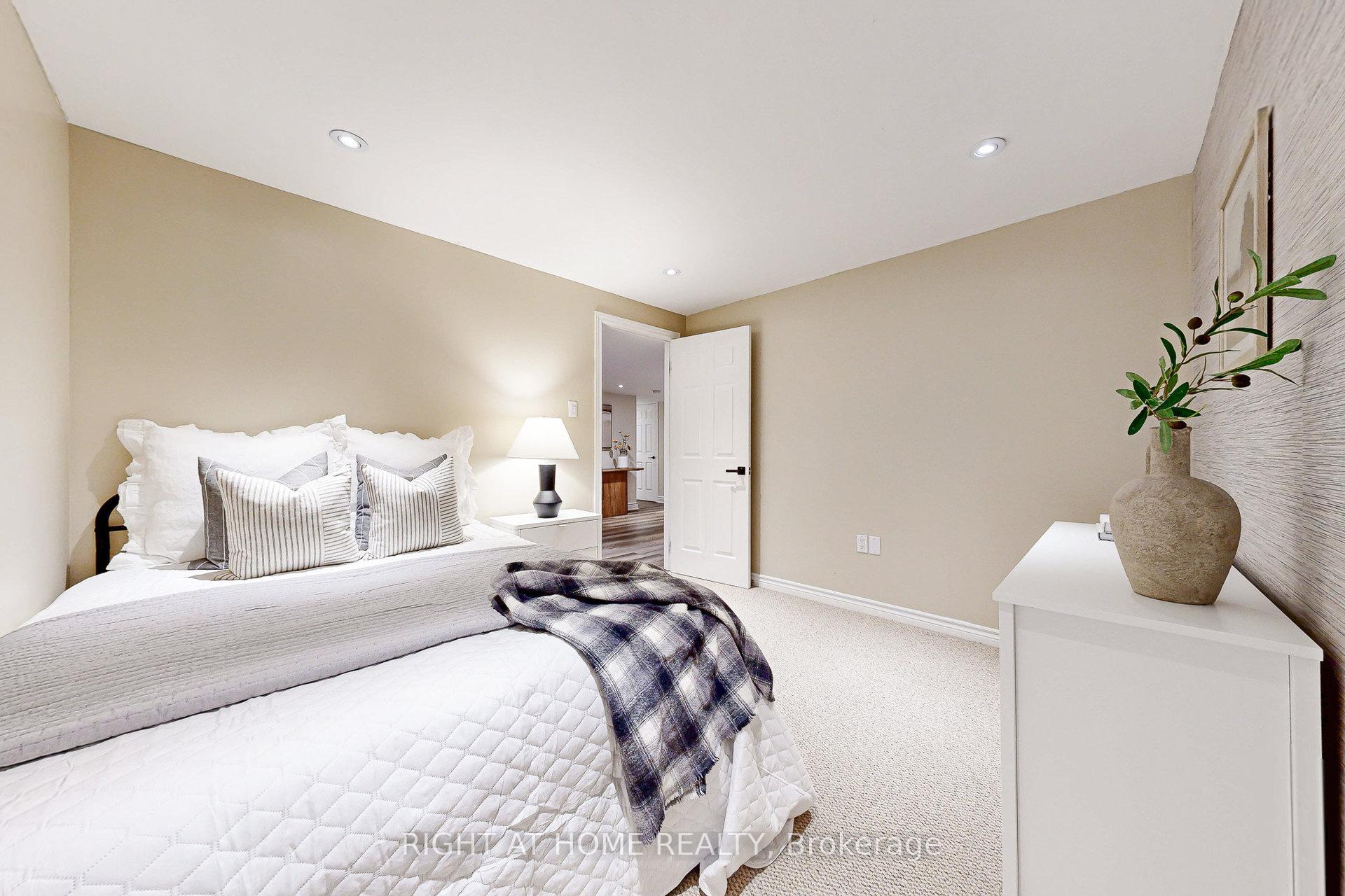 Photo 46 of 186 Bons Avenue, Clarington, Bowmanville — HOMEH