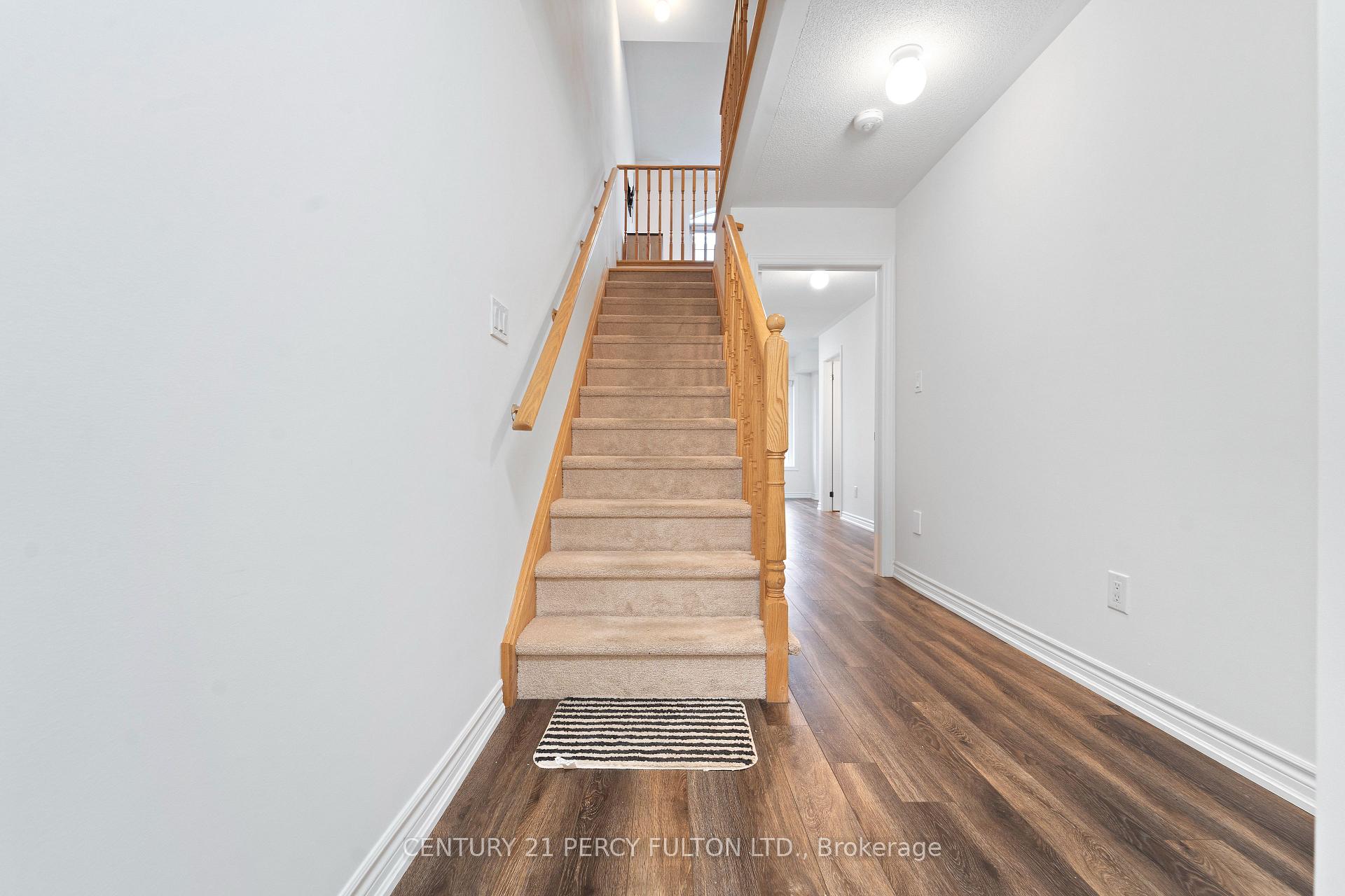 Photo 5 of 71 Honey Crisp Lane, Clarington, Bowmanville — HOMEH