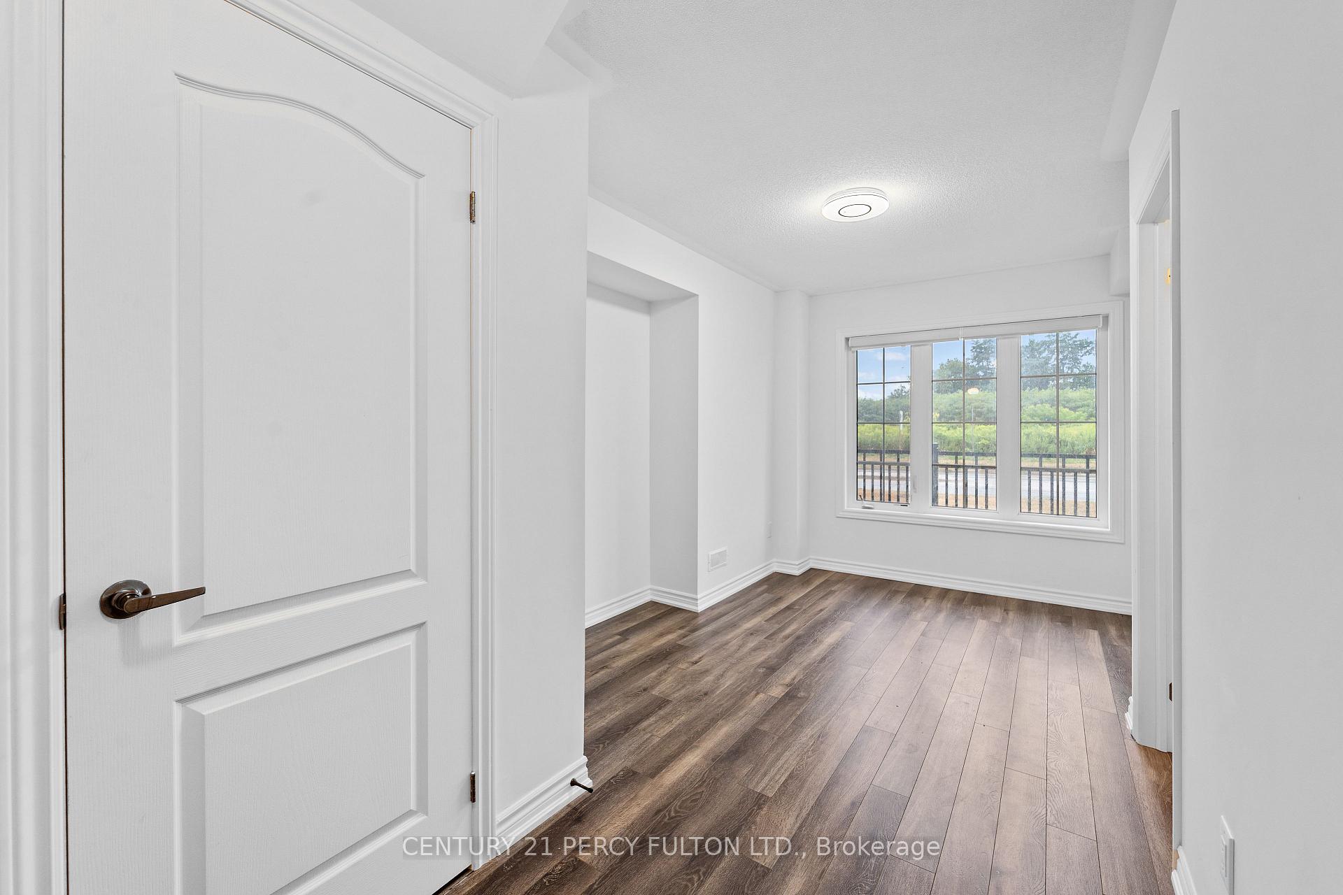 Photo 3 of 71 Honey Crisp Lane, Clarington, Bowmanville — HOMEH