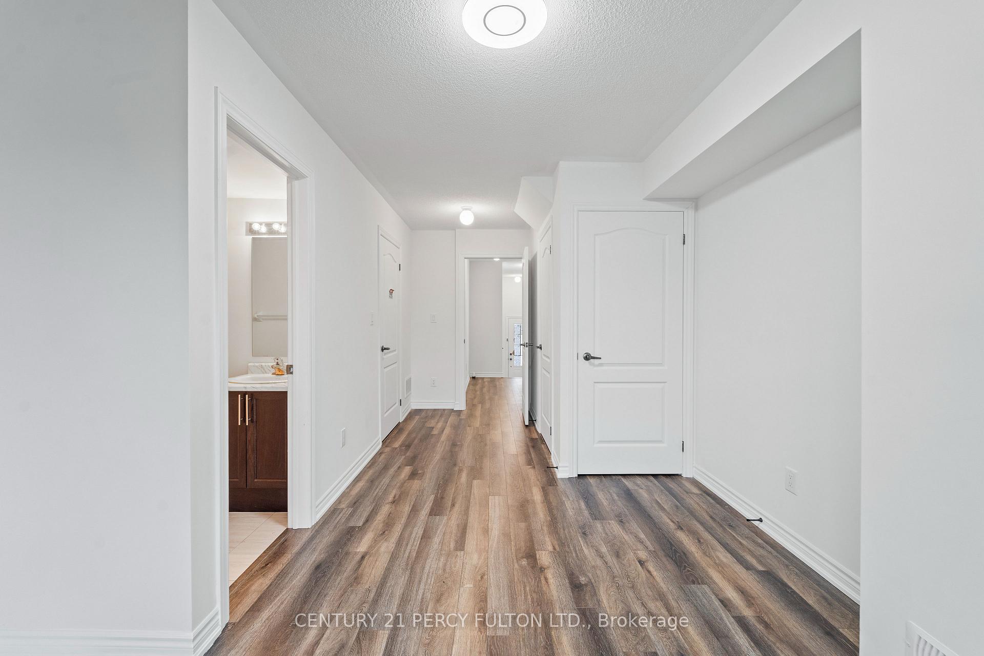 Photo 4 of 71 Honey Crisp Lane, Clarington, Bowmanville — HOMEH