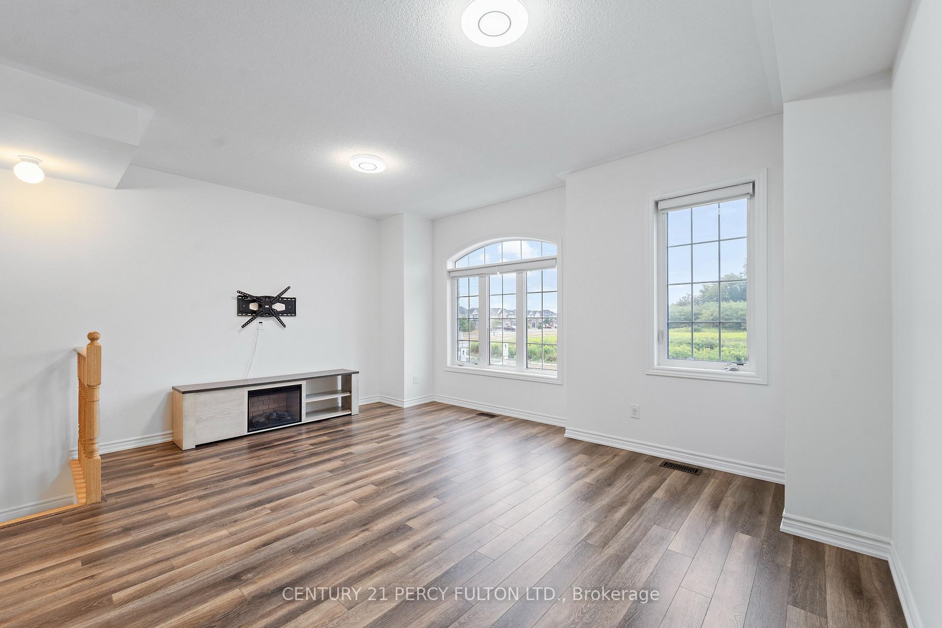 Photo 11 of 71 Honey Crisp Lane, Clarington, Bowmanville — HOMEH