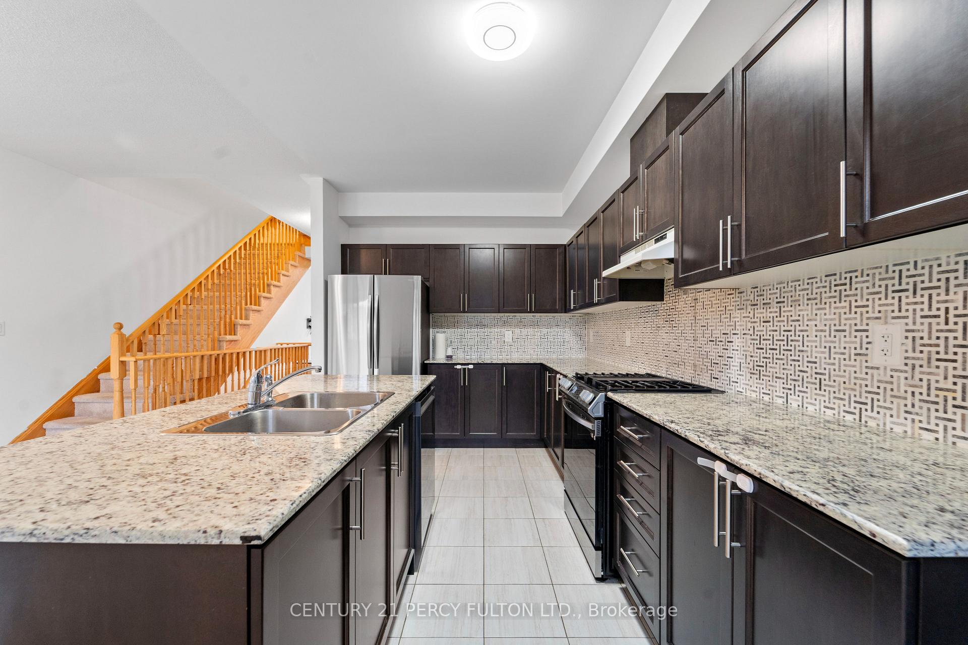 Photo 12 of 71 Honey Crisp Lane, Clarington, Bowmanville — HOMEH
