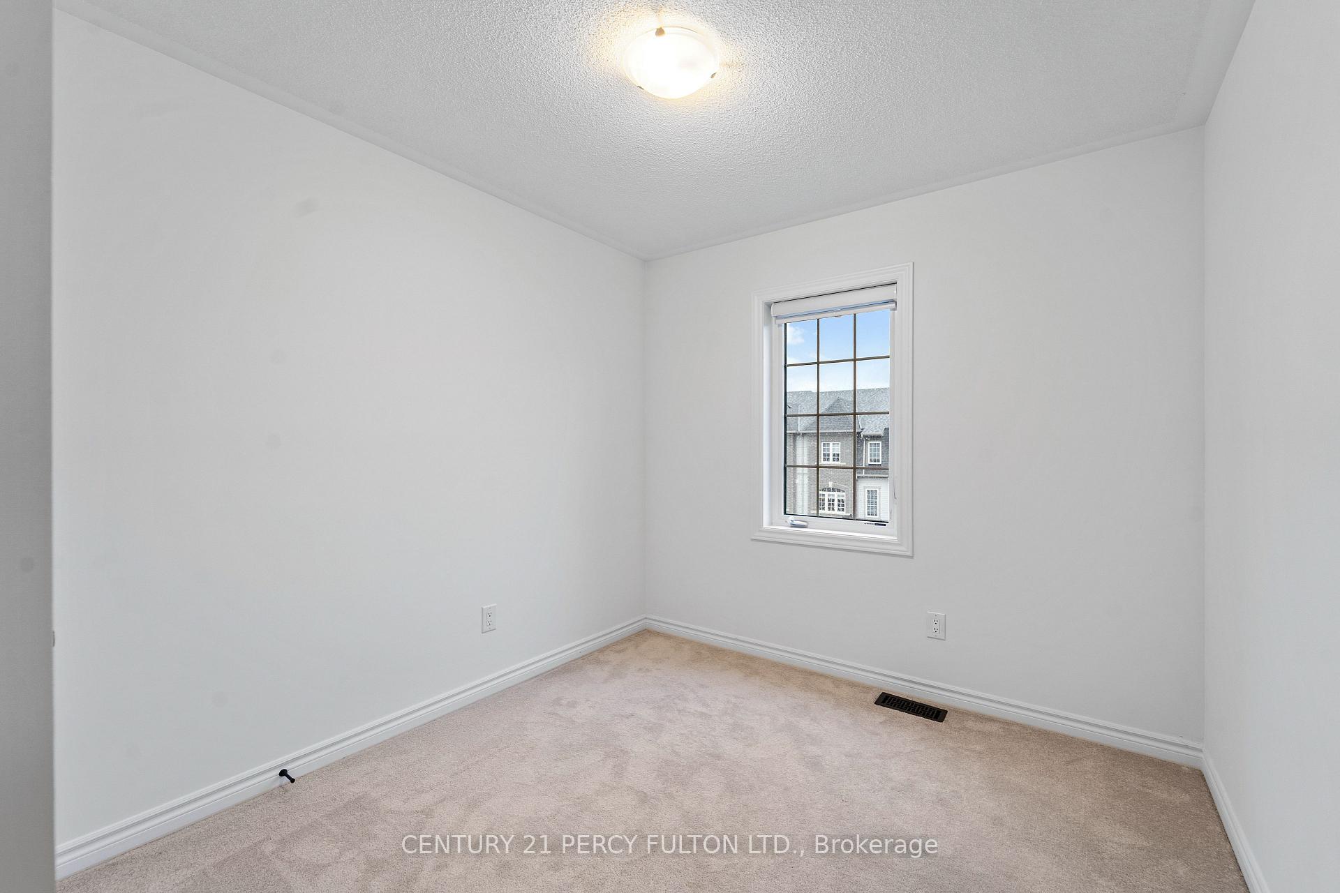 Photo 19 of 71 Honey Crisp Lane, Clarington, Bowmanville — HOMEH