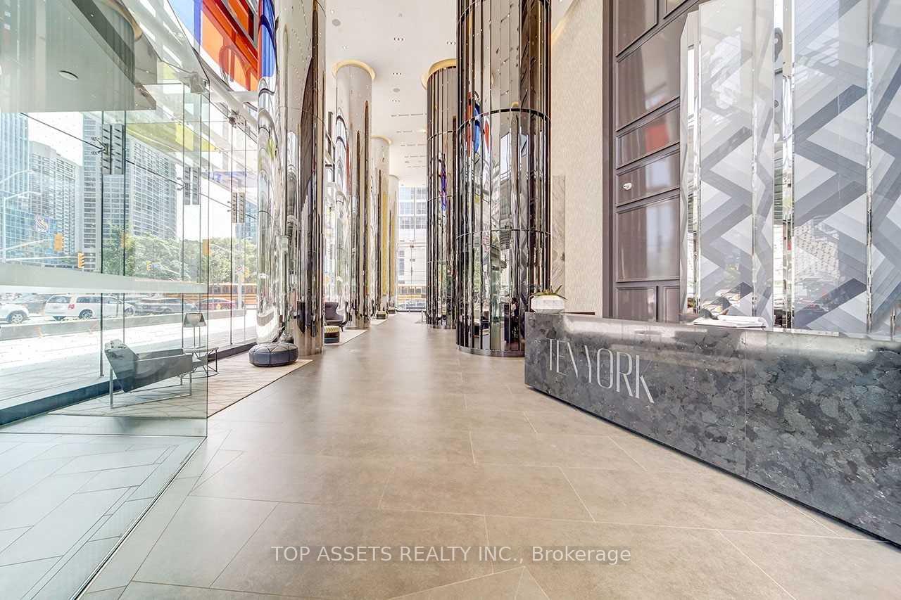 Photo 4 of Unit 6005, 10 York Street, Toronto, Waterfront Communities — HOMEH