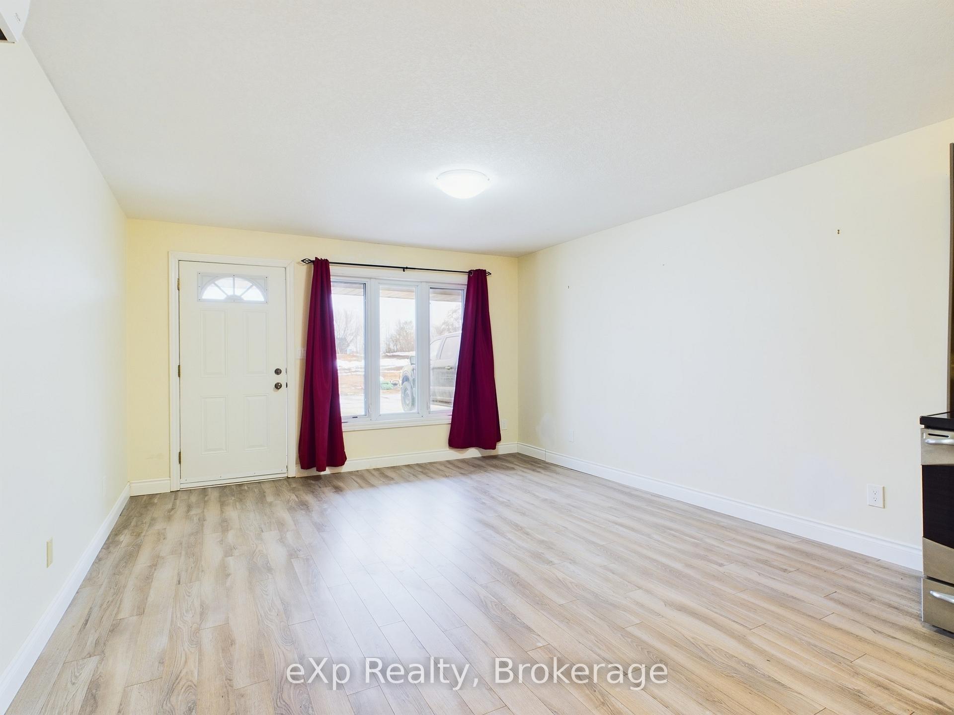 Photo 5 of Unit 4, 55 Regent Street, Arran-Elderslie — HOMEH