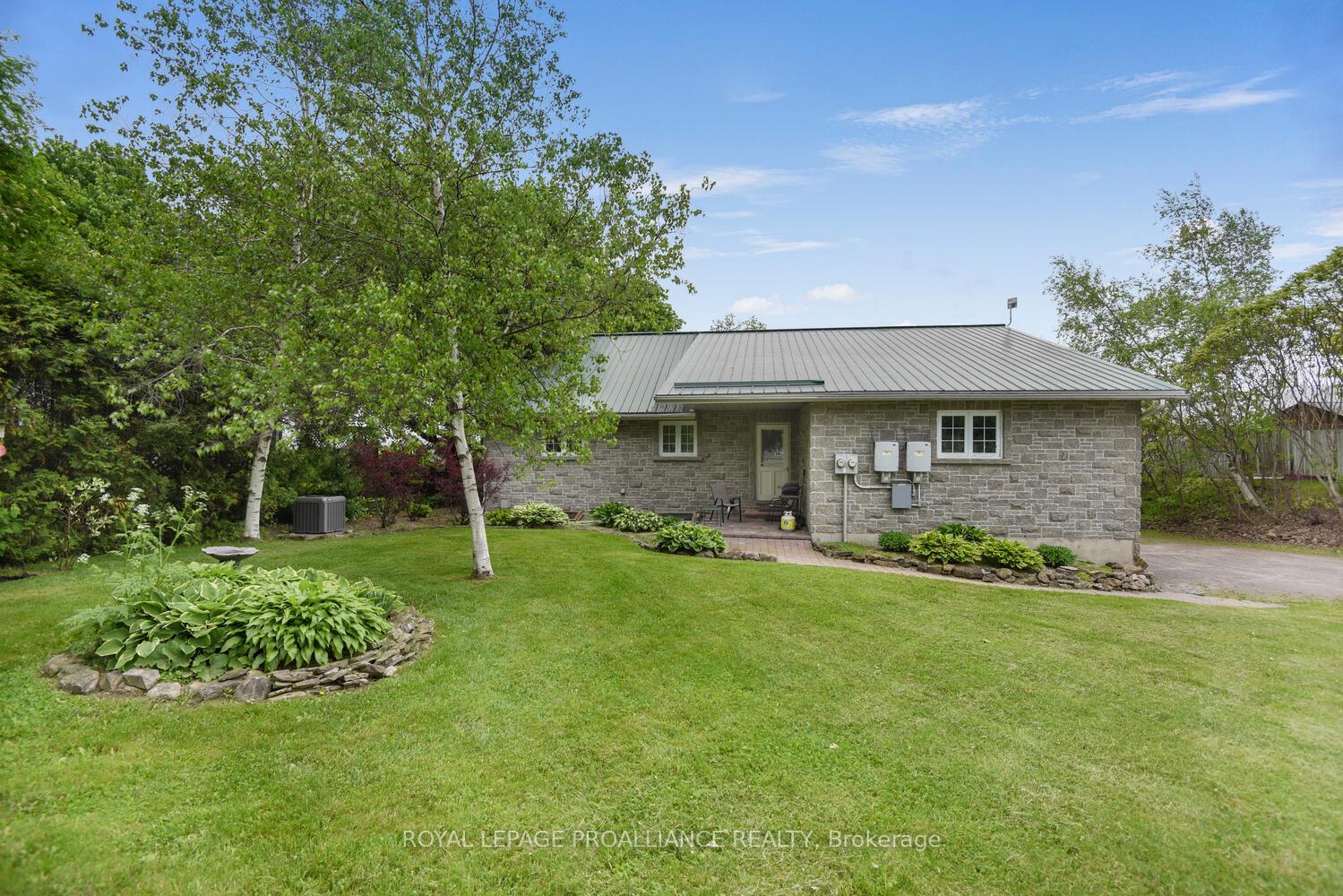 Front of 2111 County Road 2 E