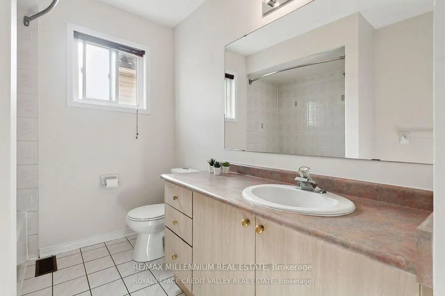 Photo 3 of 95 Woodhaven Drive, Brampton, Fletcher's Meadow — HOMEH