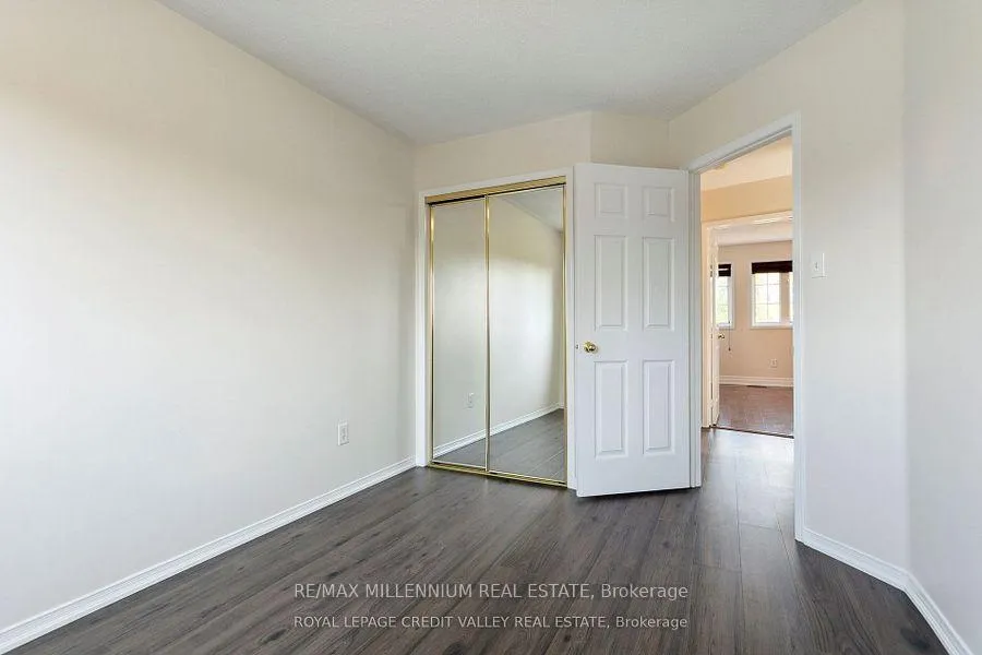 Photo 4 of 95 Woodhaven Drive, Brampton, Fletcher's Meadow — HOMEH