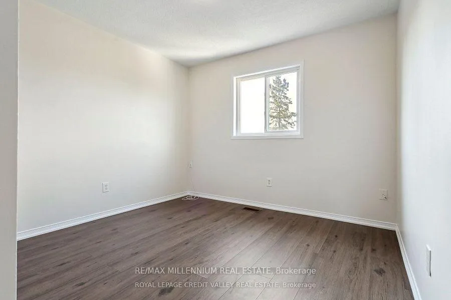 Photo 7 of 95 Woodhaven Drive, Brampton, Fletcher's Meadow — HOMEH
