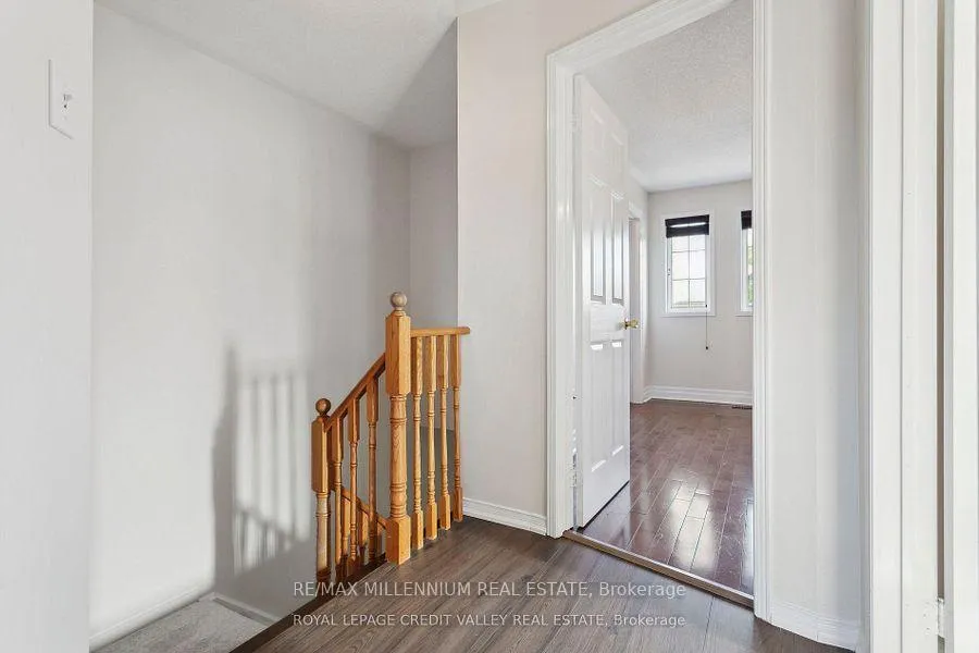 Photo 11 of 95 Woodhaven Drive, Brampton, Fletcher's Meadow — HOMEH