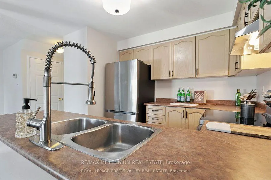 Photo 22 of 95 Woodhaven Drive, Brampton, Fletcher's Meadow — HOMEH