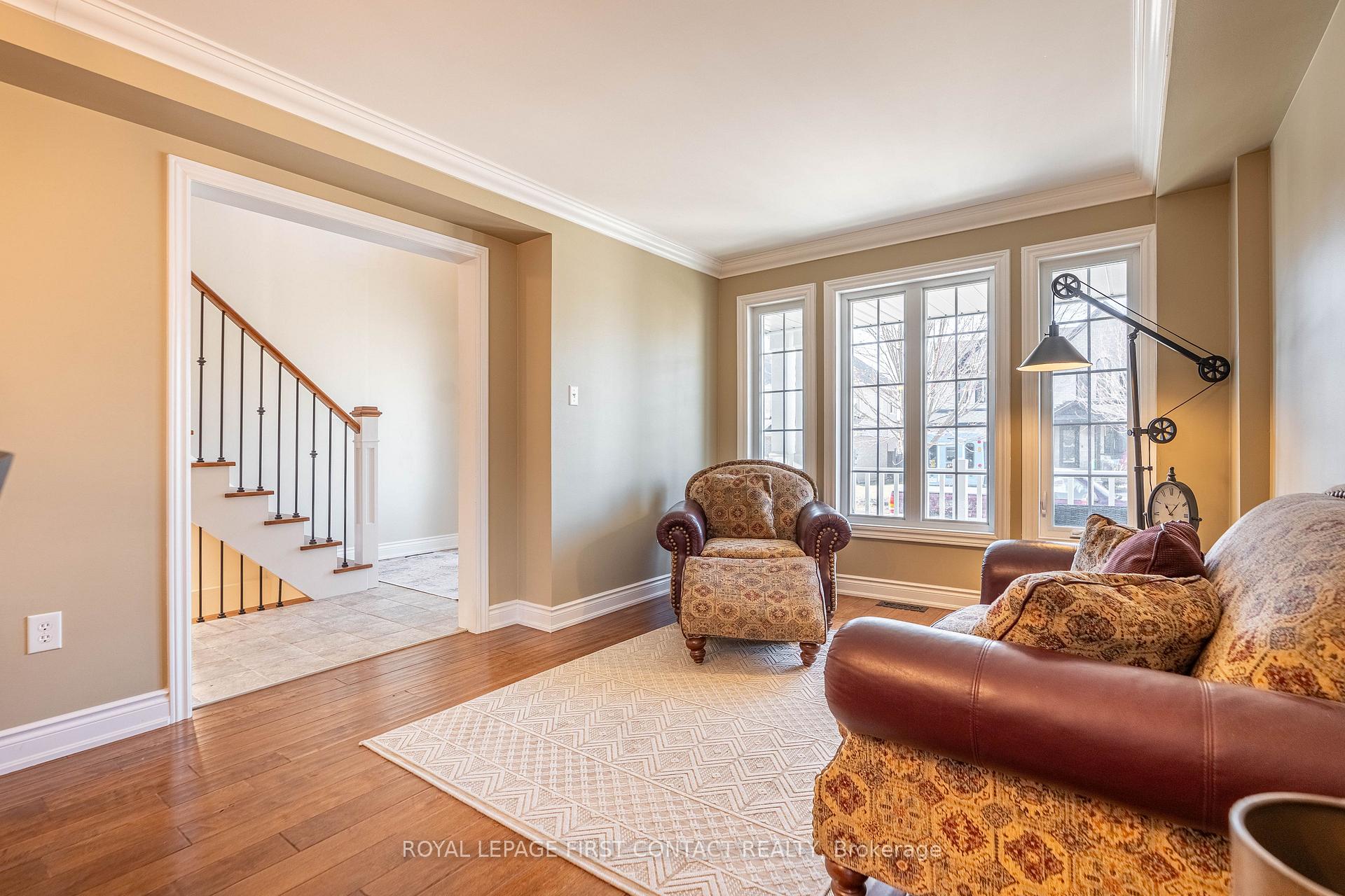Photo 5 of 7 Counsellor Terrace, Barrie, Innis-Shore — HOMEH