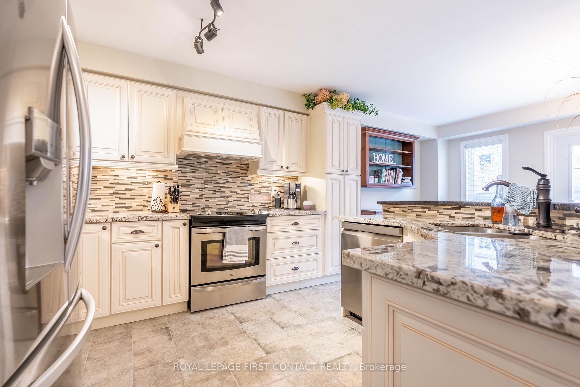 Photo 9 of 7 Counsellor Terrace, Barrie, Innis-Shore — HOMEH