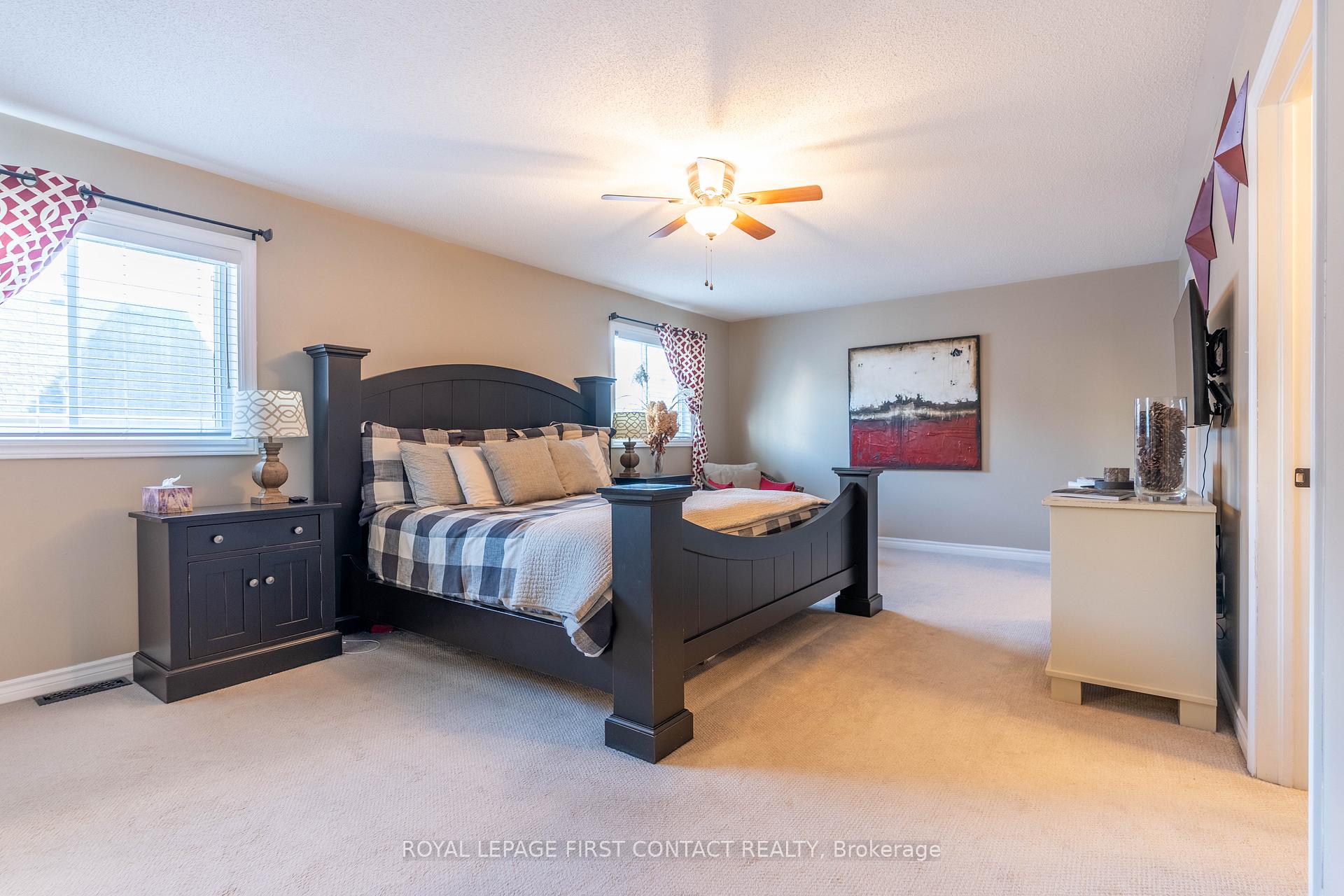 Photo 10 of 7 Counsellor Terrace, Barrie, Innis-Shore — HOMEH