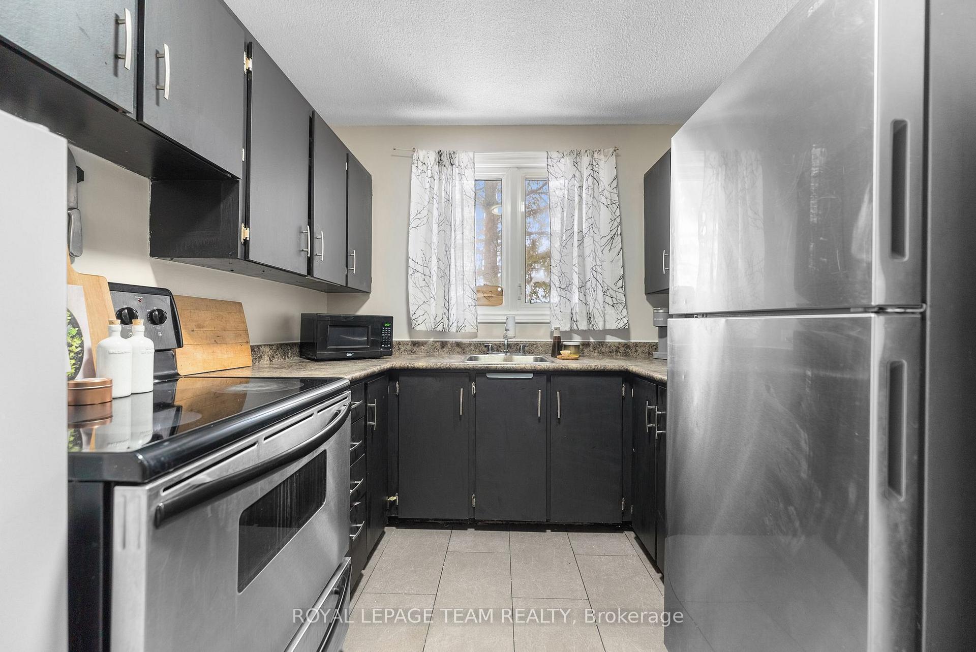 Photo 6 of 103 Leland Street, Ottawa, Fitzroy Ward (South West) — HOMEH