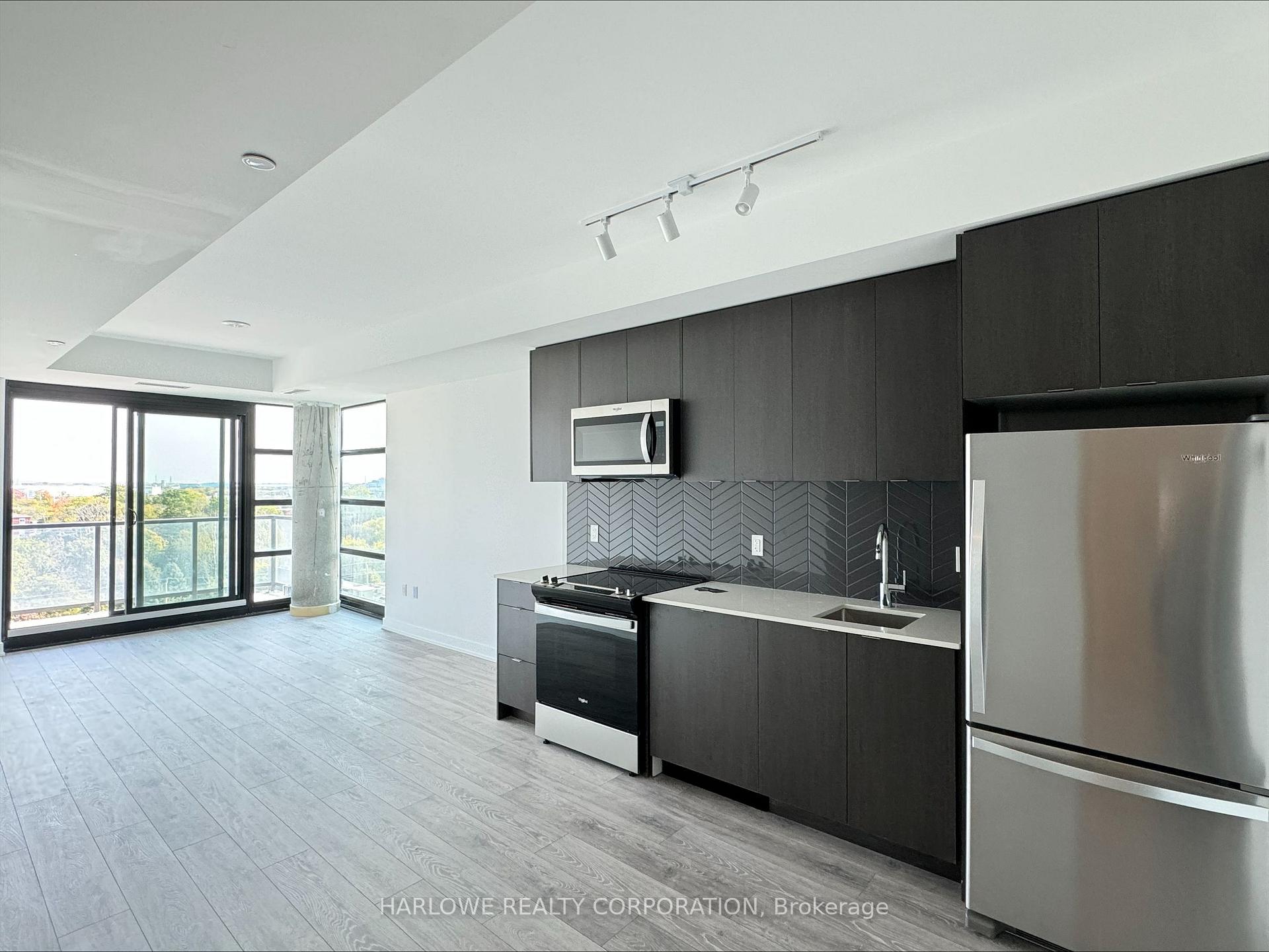 Front of Unit 903 A, 1606 Charles Street
