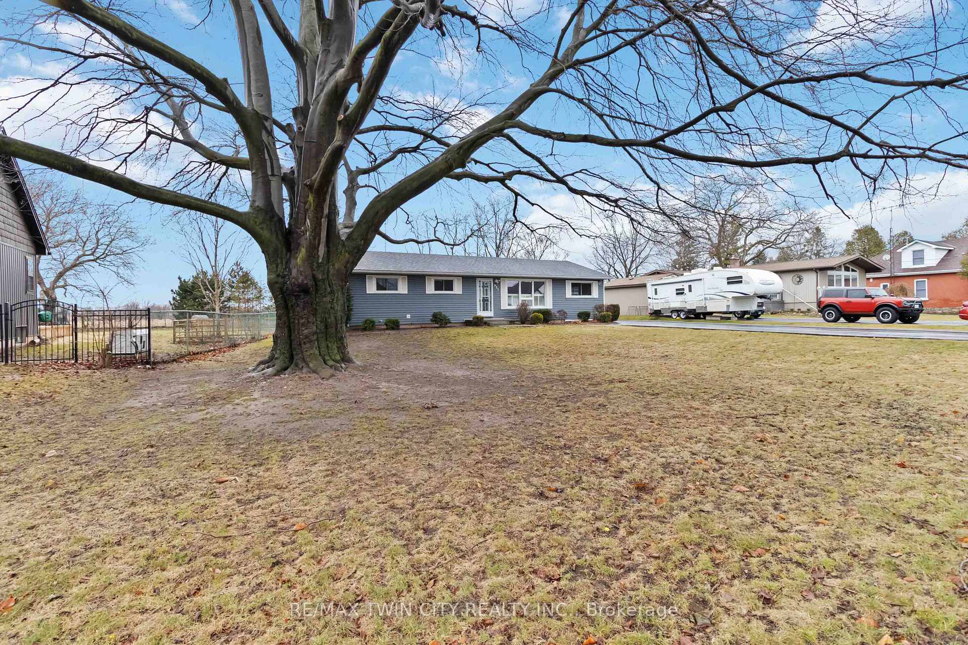 Photo 4 of 631 Mount Pleasant Road, Brant, Brantford Twp — HOMEH