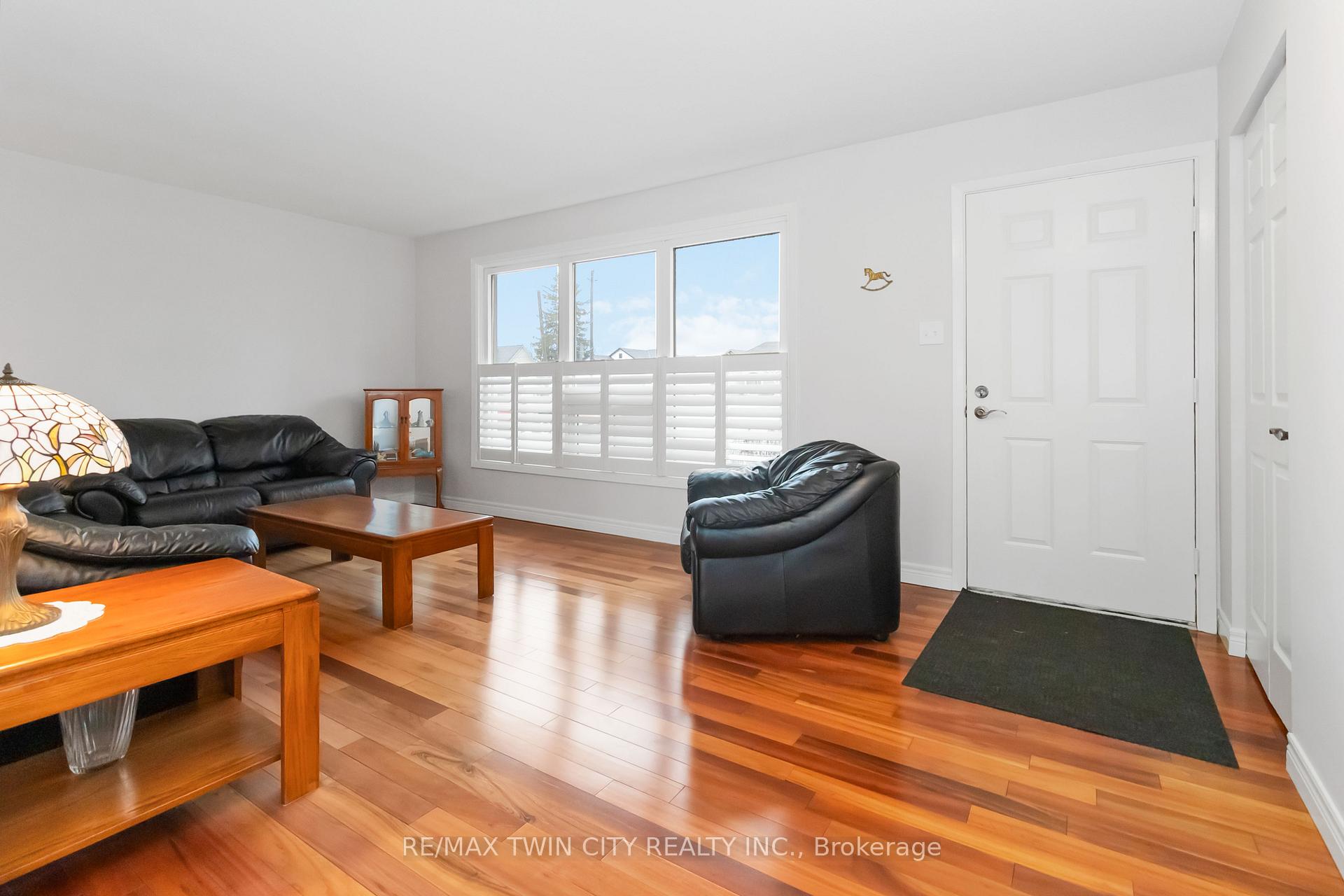 Photo 8 of 631 Mount Pleasant Road, Brant, Brantford Twp — HOMEH
