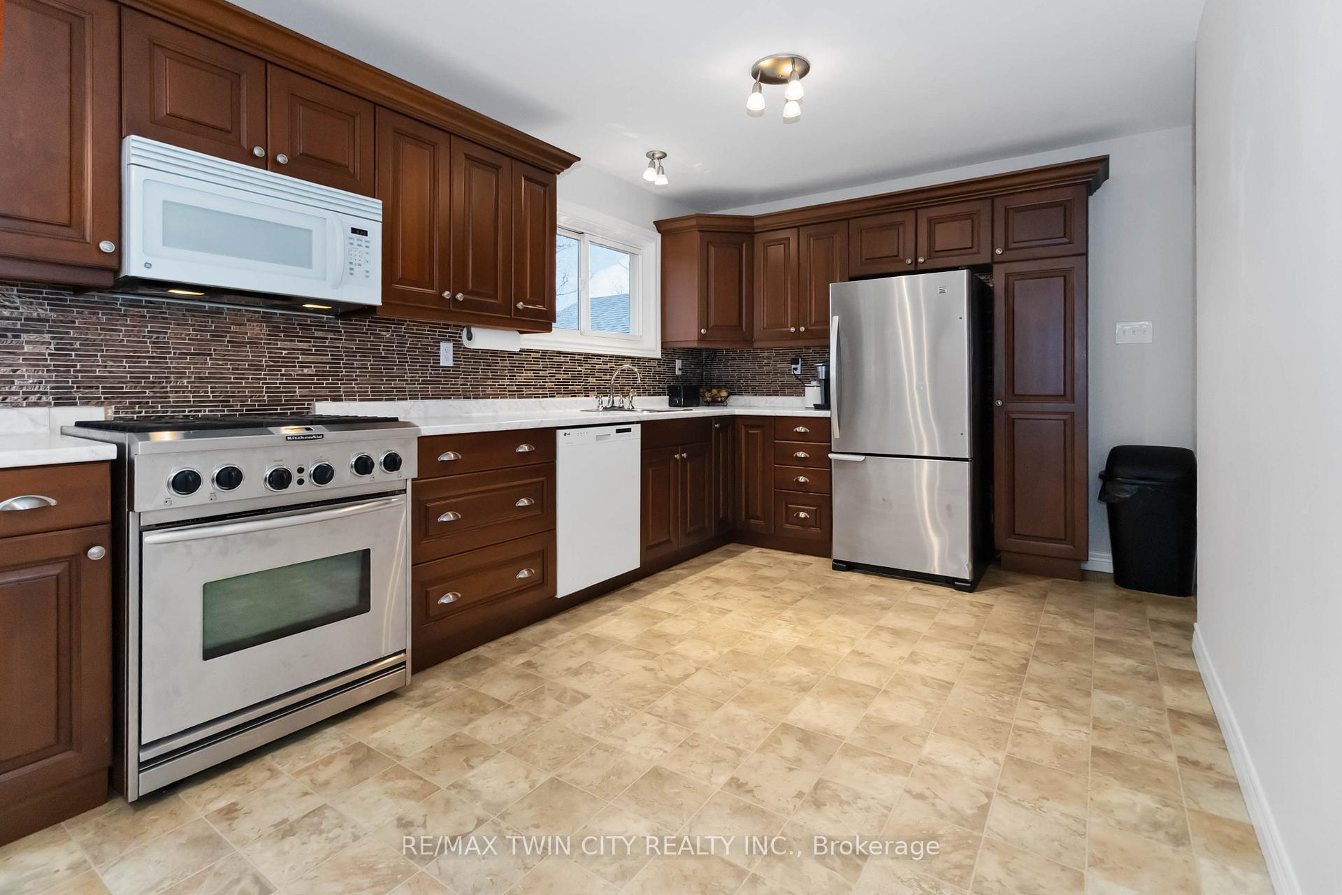 Photo 10 of 631 Mount Pleasant Road, Brant, Brantford Twp — HOMEH